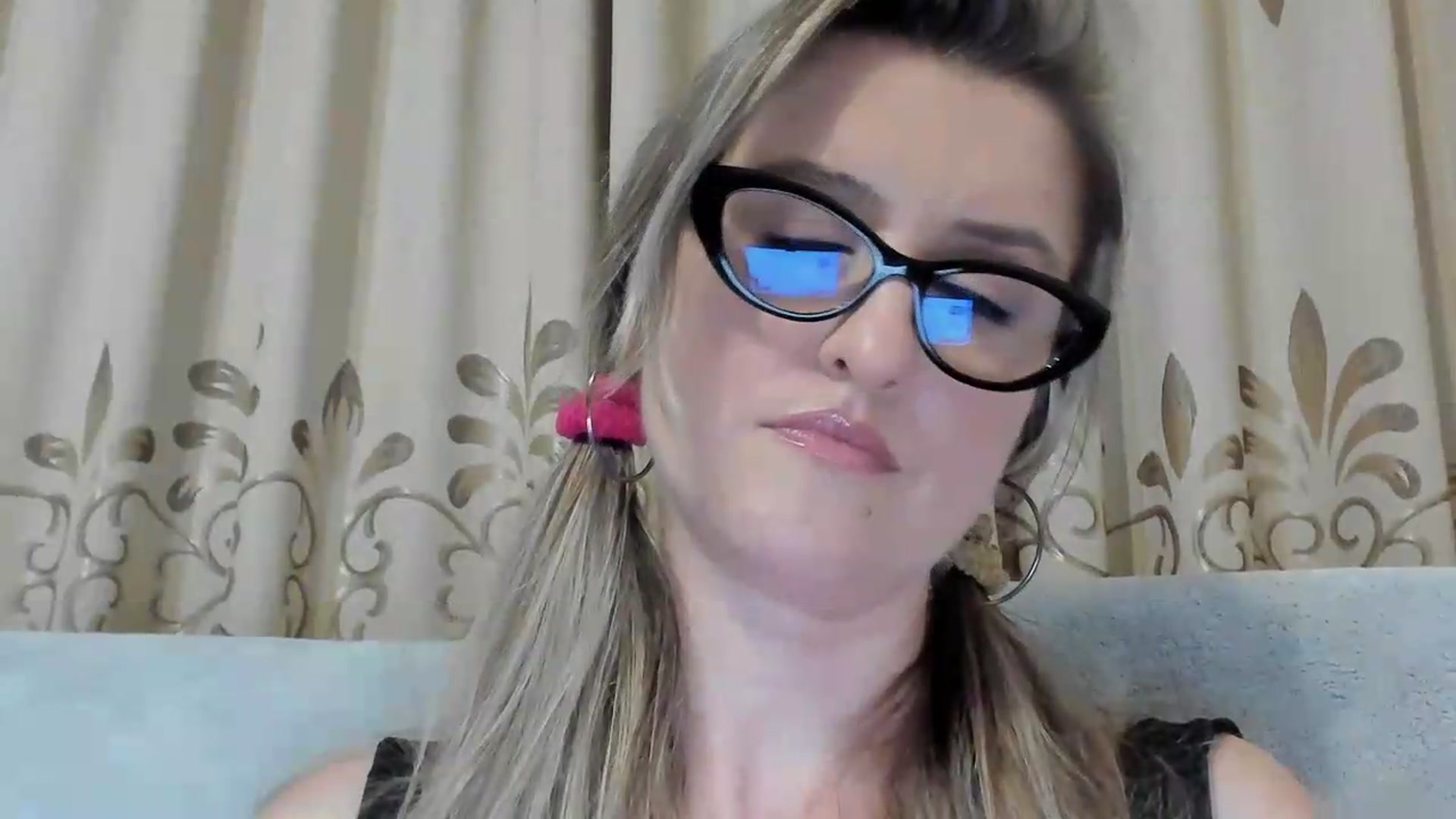 Gallery image thumbnail from BestDream's myfreecams stream on, 08/12/2026, 01:18 image 12 of 20