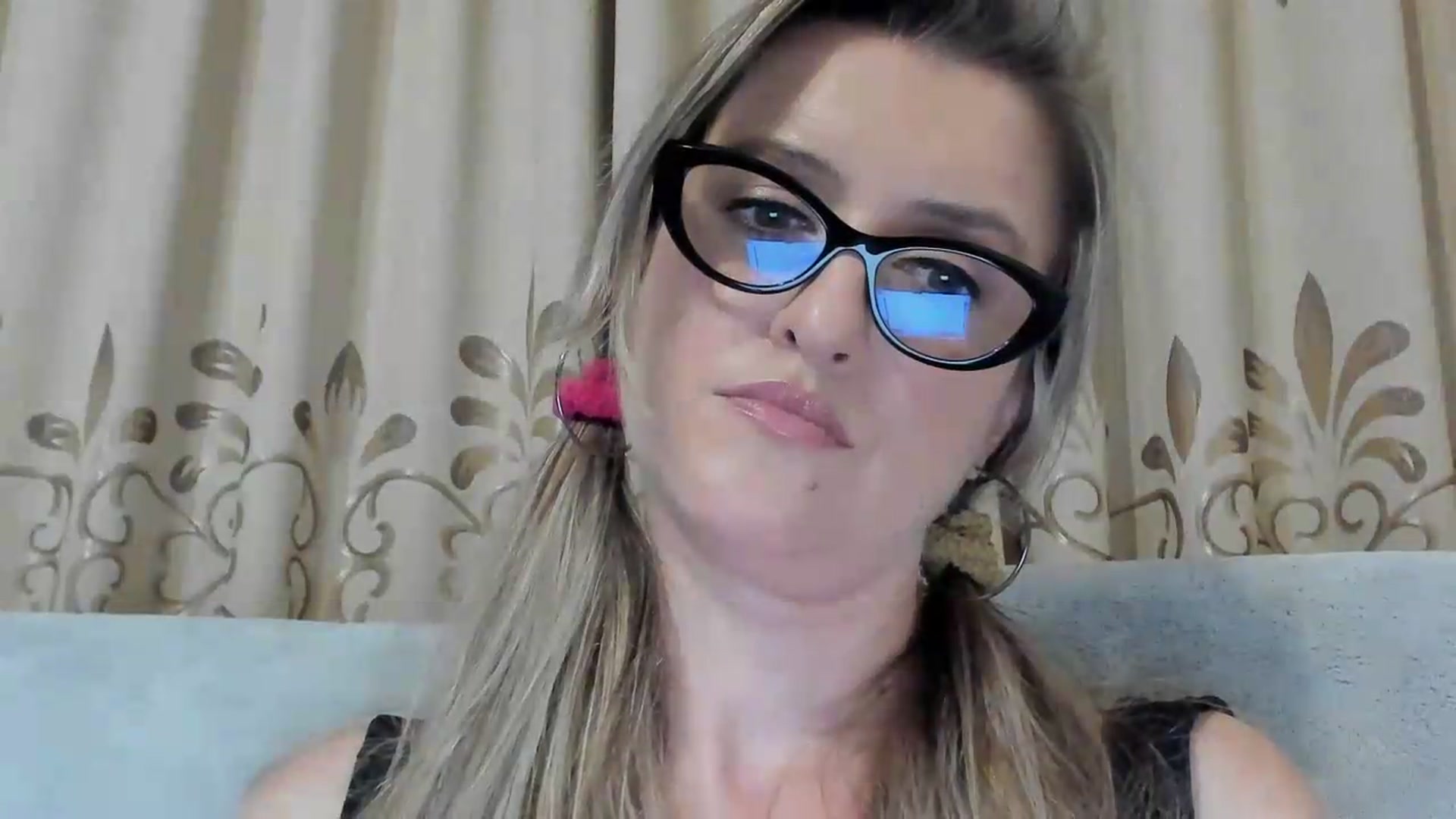 Gallery image thumbnail from BestDream's myfreecams stream on, 08/12/2026, 01:18 image 13 of 20