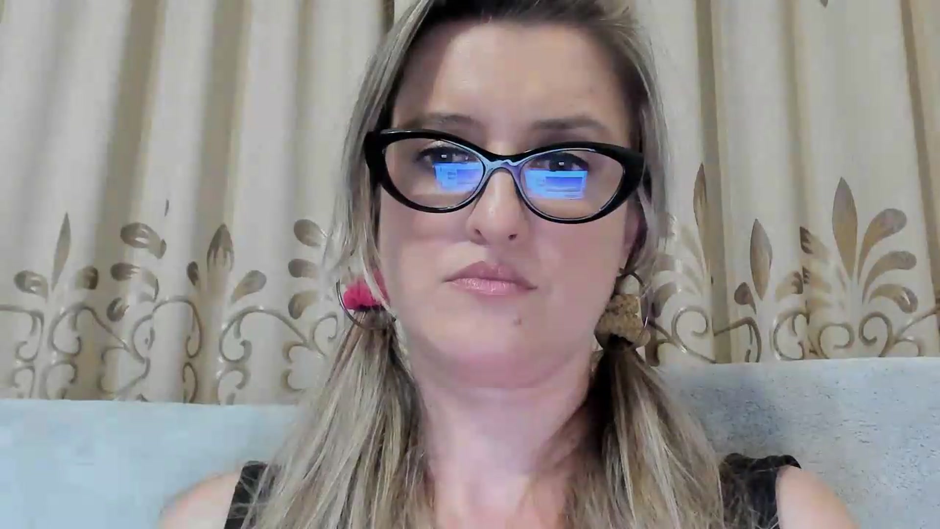Gallery image thumbnail from BestDream's myfreecams stream on, 08/12/2026, 01:18 image 10 of 20
