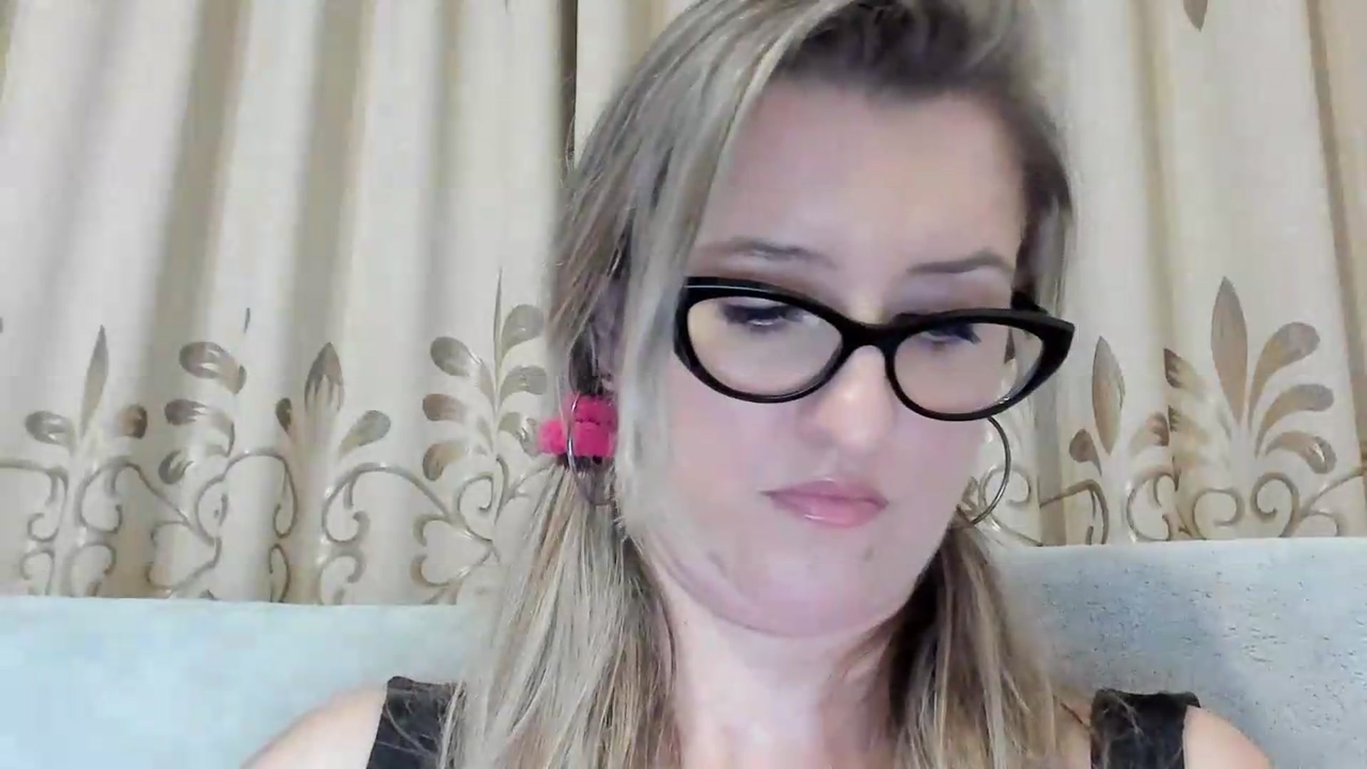 Gallery image thumbnail from BestDream's myfreecams stream on, 08/12/2026, 01:18 image 16 of 20