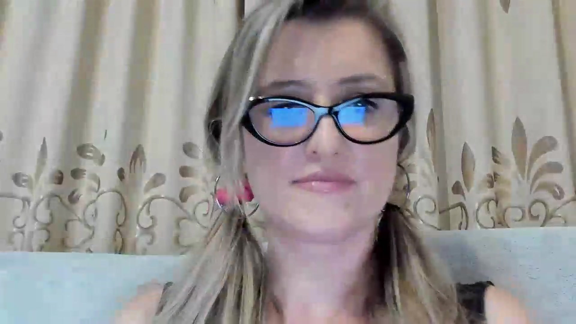 Gallery image thumbnail from BestDream's myfreecams stream on, 08/12/2026, 01:18 image 4 of 20
