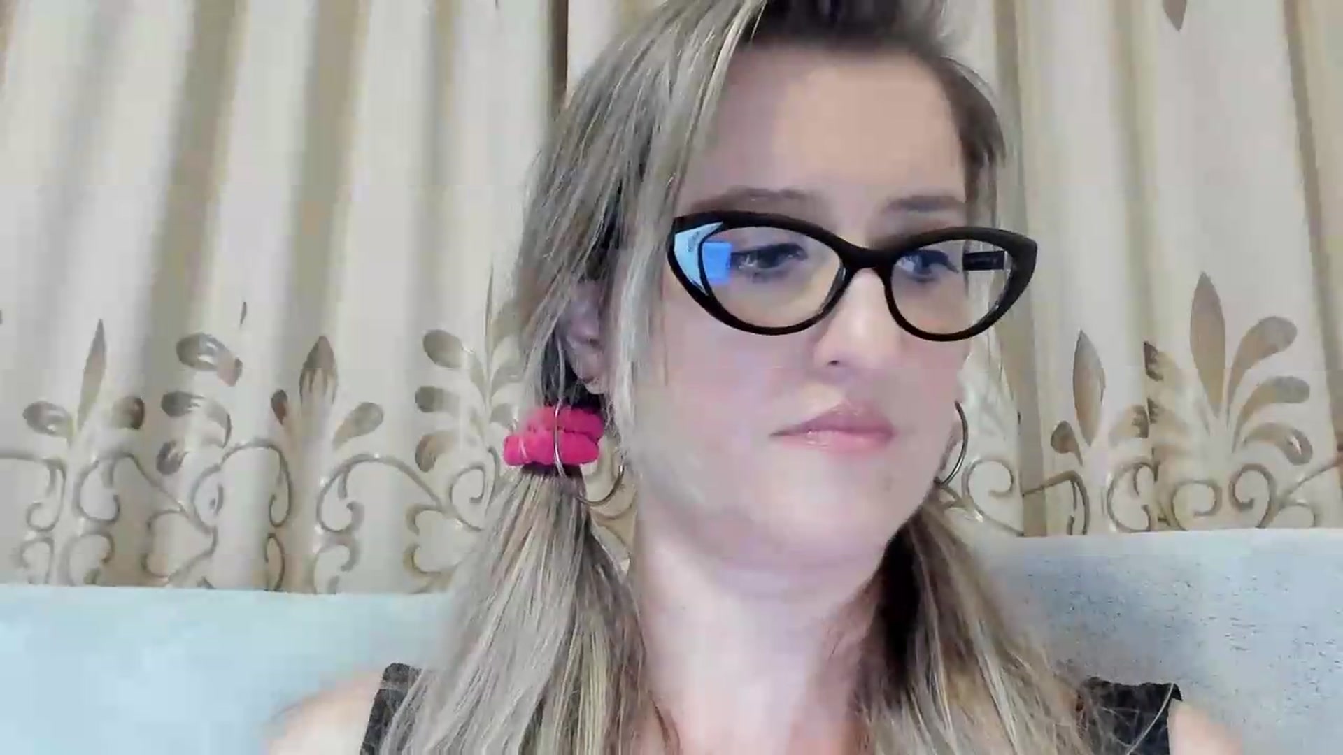 Gallery image thumbnail from BestDream's myfreecams stream on, 08/12/2026, 01:18 image 6 of 20