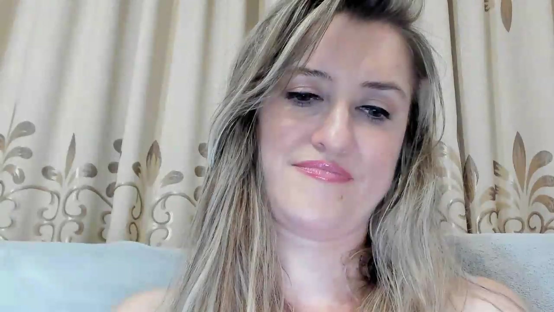 Gallery image thumbnail from BestDream's myfreecams stream on, 08/13/2026, 03:21 image 17 of 20