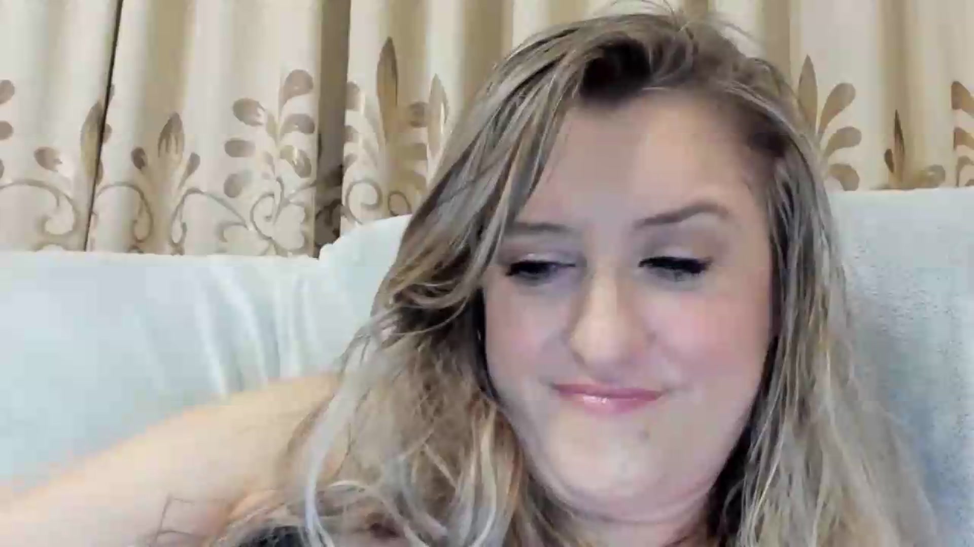 Gallery image thumbnail from BestDream's myfreecams stream on, 08/14/2026, 02:58 image 8 of 20