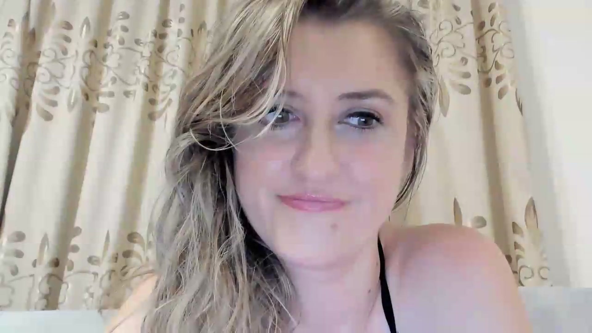 Gallery image thumbnail from BestDream's myfreecams stream on, 08/15/2026, 01:48 image 3 of 20