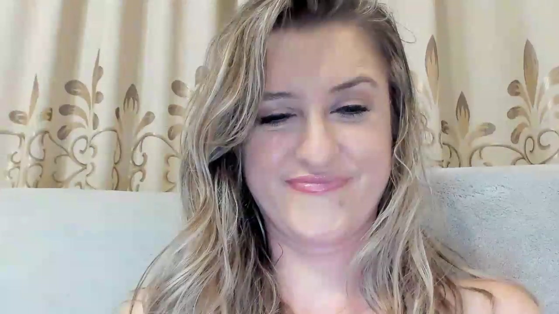 Gallery image thumbnail from BestDream's myfreecams stream on, 08/15/2026, 01:48 image 14 of 20
