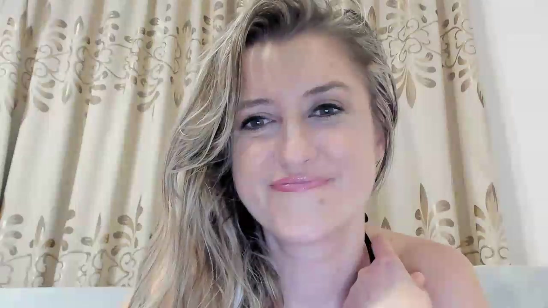 Gallery image thumbnail from BestDream's myfreecams stream on, 08/15/2026, 01:48 image 5 of 20
