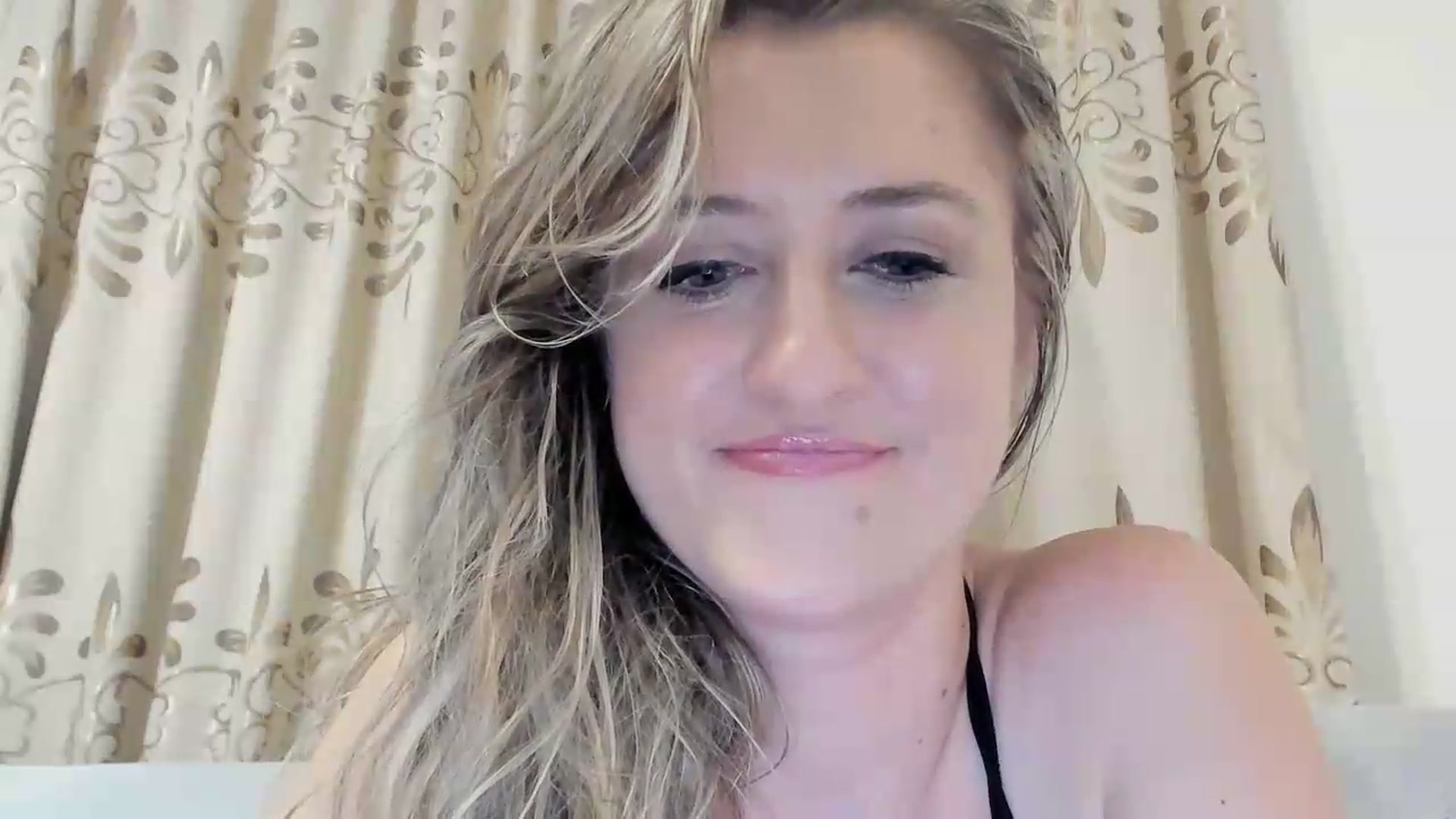 Gallery image thumbnail from BestDream's myfreecams stream on, 08/15/2026, 01:48 image 2 of 20