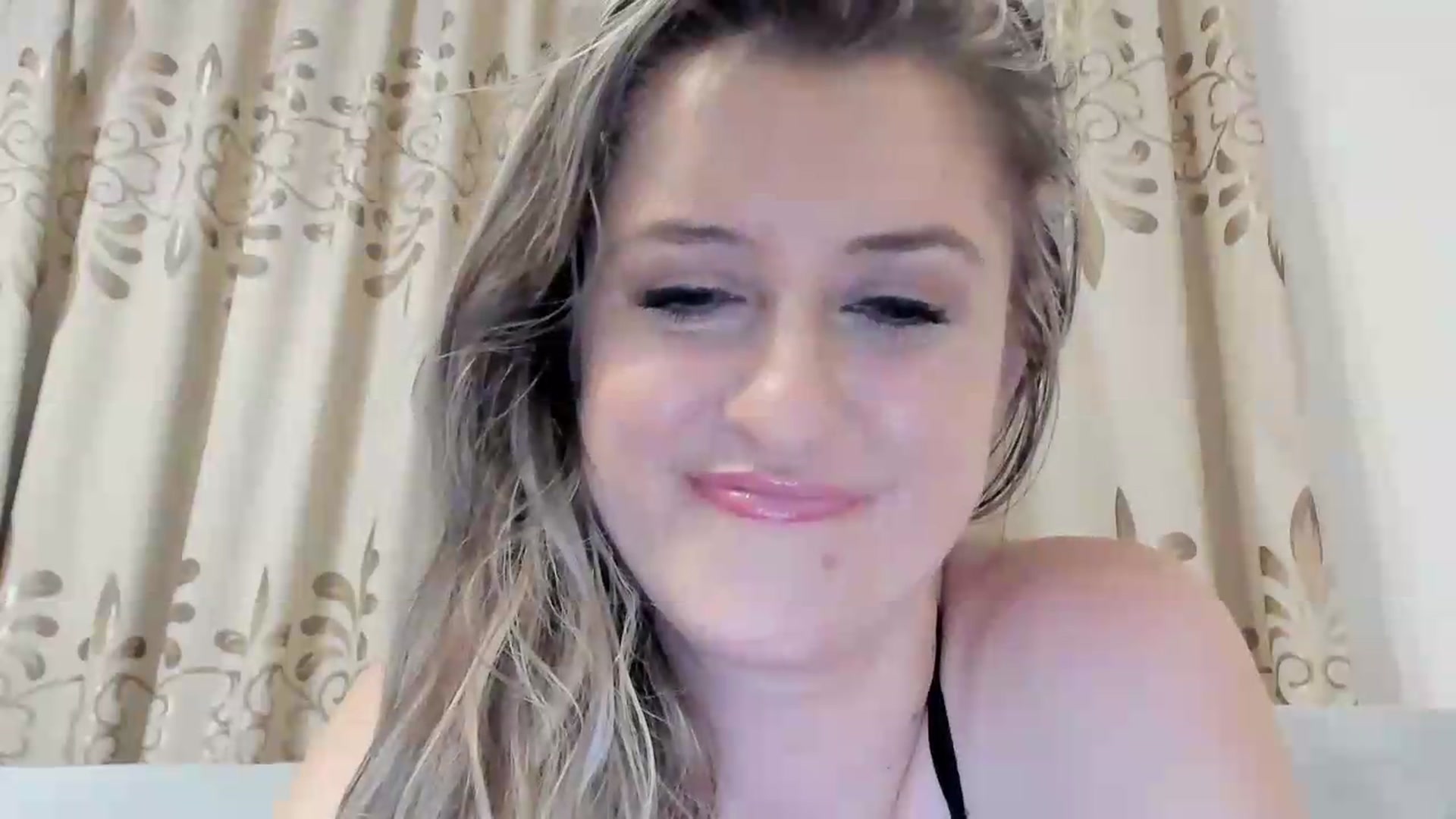 Gallery image thumbnail from BestDream's myfreecams stream on, 08/15/2026, 01:48 image 6 of 20