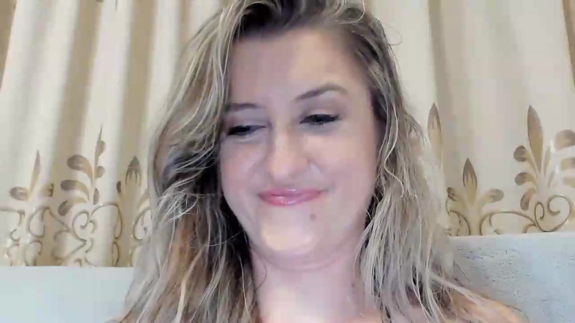 Gallery image thumbnail from BestDream's myfreecams stream on, 08/15/2026, 01:48 image 9 of 20