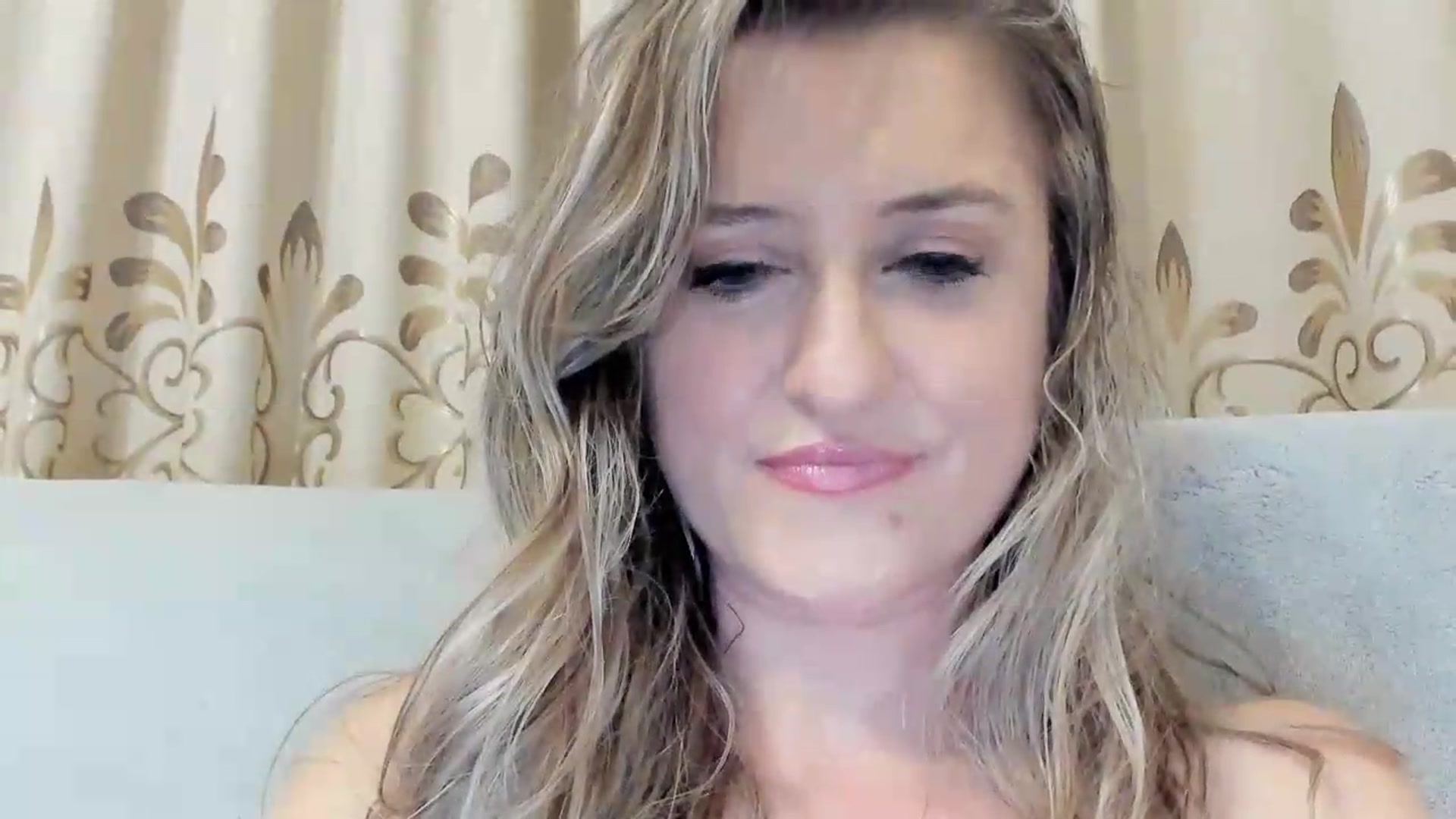 Gallery image thumbnail from BestDream's myfreecams stream on, 08/15/2026, 01:48 image 13 of 20