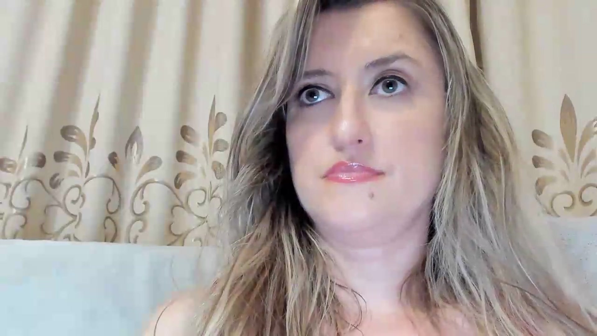 Gallery image thumbnail from BestDream's myfreecams stream on, 08/16/2026, 20:17 image 13 of 20