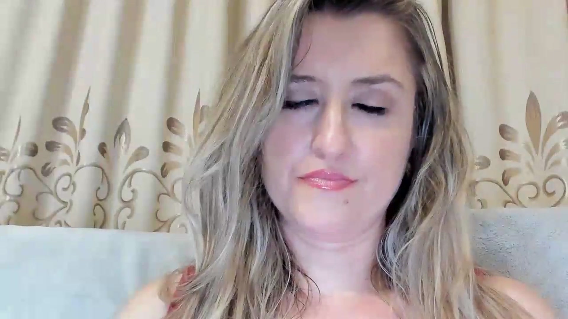 Gallery image thumbnail from BestDream's myfreecams stream on, 08/16/2026, 20:17 image 9 of 20