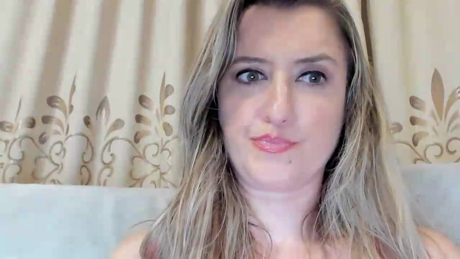 Gallery image thumbnail from BestDream's myfreecams stream on, 08/16/2026, 20:17 image 18 of 20
