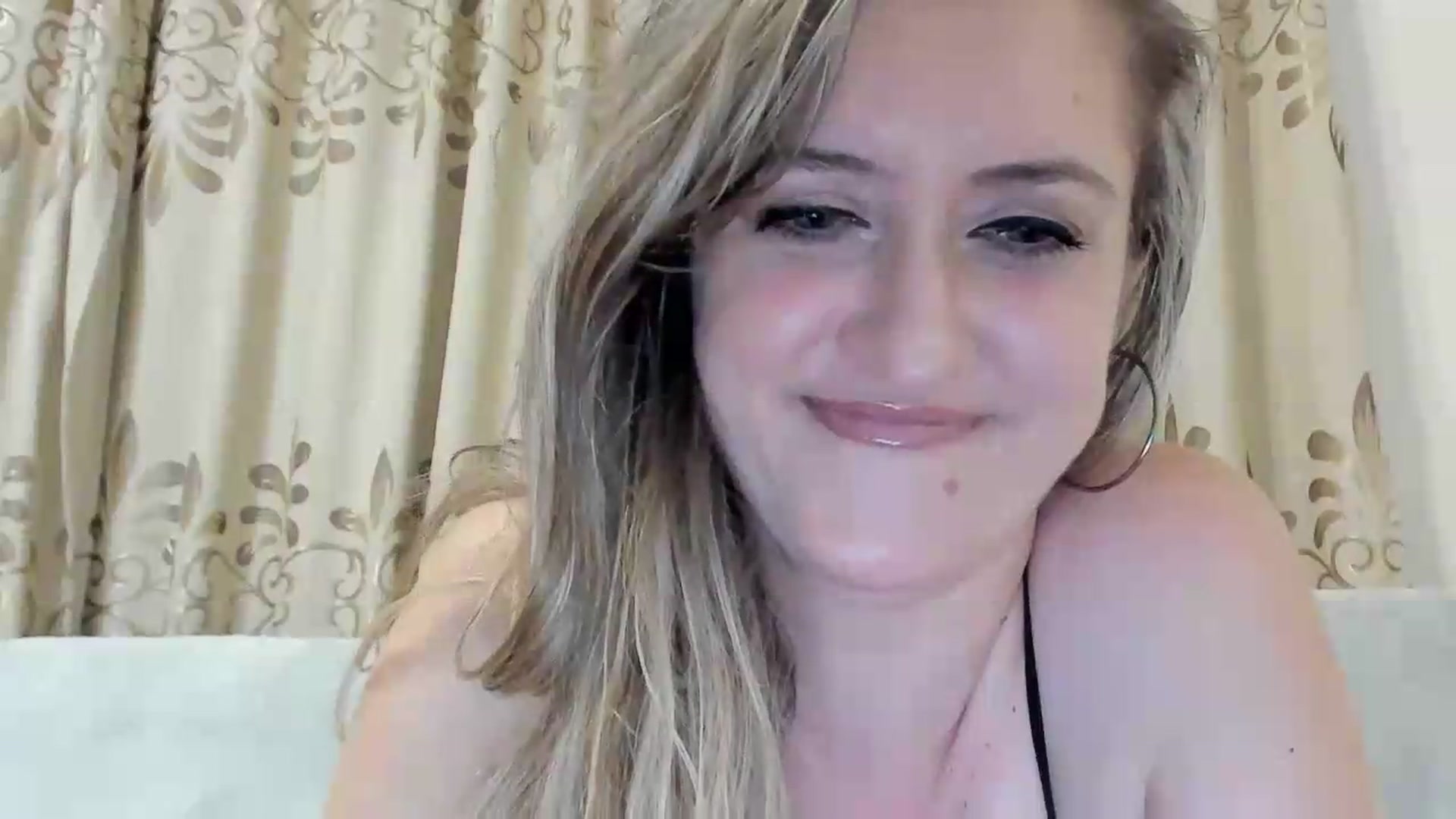 Gallery image thumbnail from BestDream's myfreecams stream on, 08/17/2026, 23:30 image 18 of 20