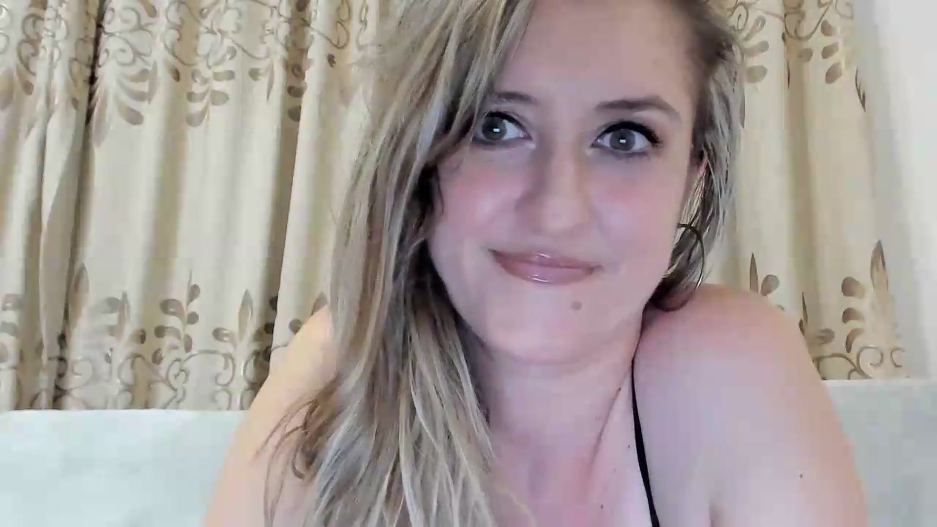 Gallery image thumbnail from BestDream's myfreecams stream on, 08/17/2026, 23:30 image 15 of 20