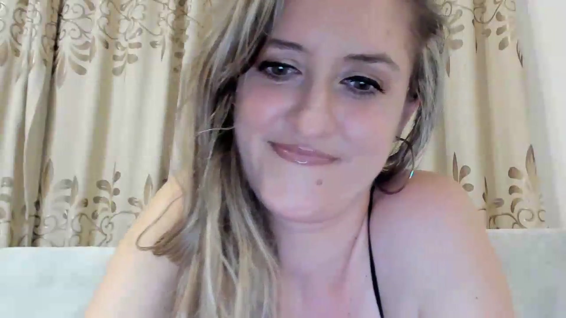 Gallery image thumbnail from BestDream's myfreecams stream on, 08/17/2026, 23:30 image 20 of 20