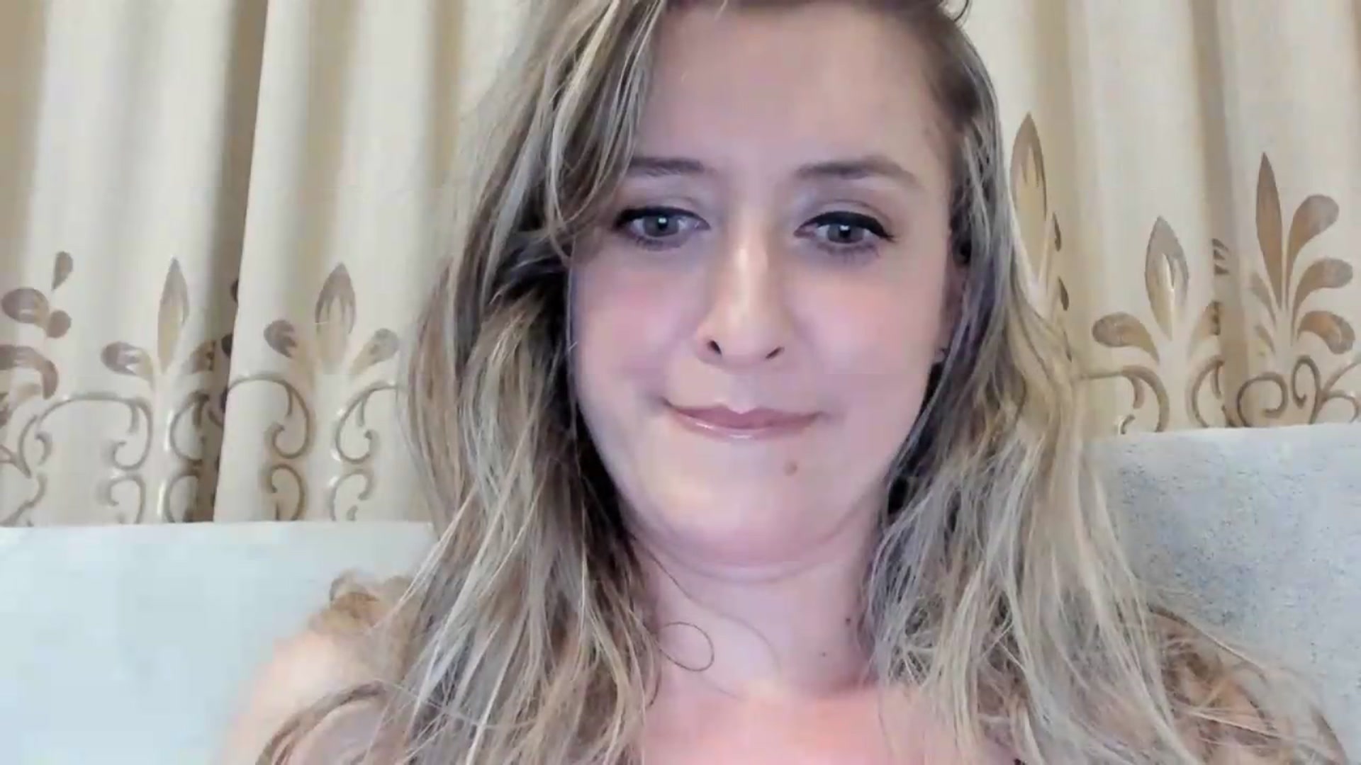 Gallery image thumbnail from BestDream's myfreecams stream on, 08/18/2026, 24:00 image 2 of 20