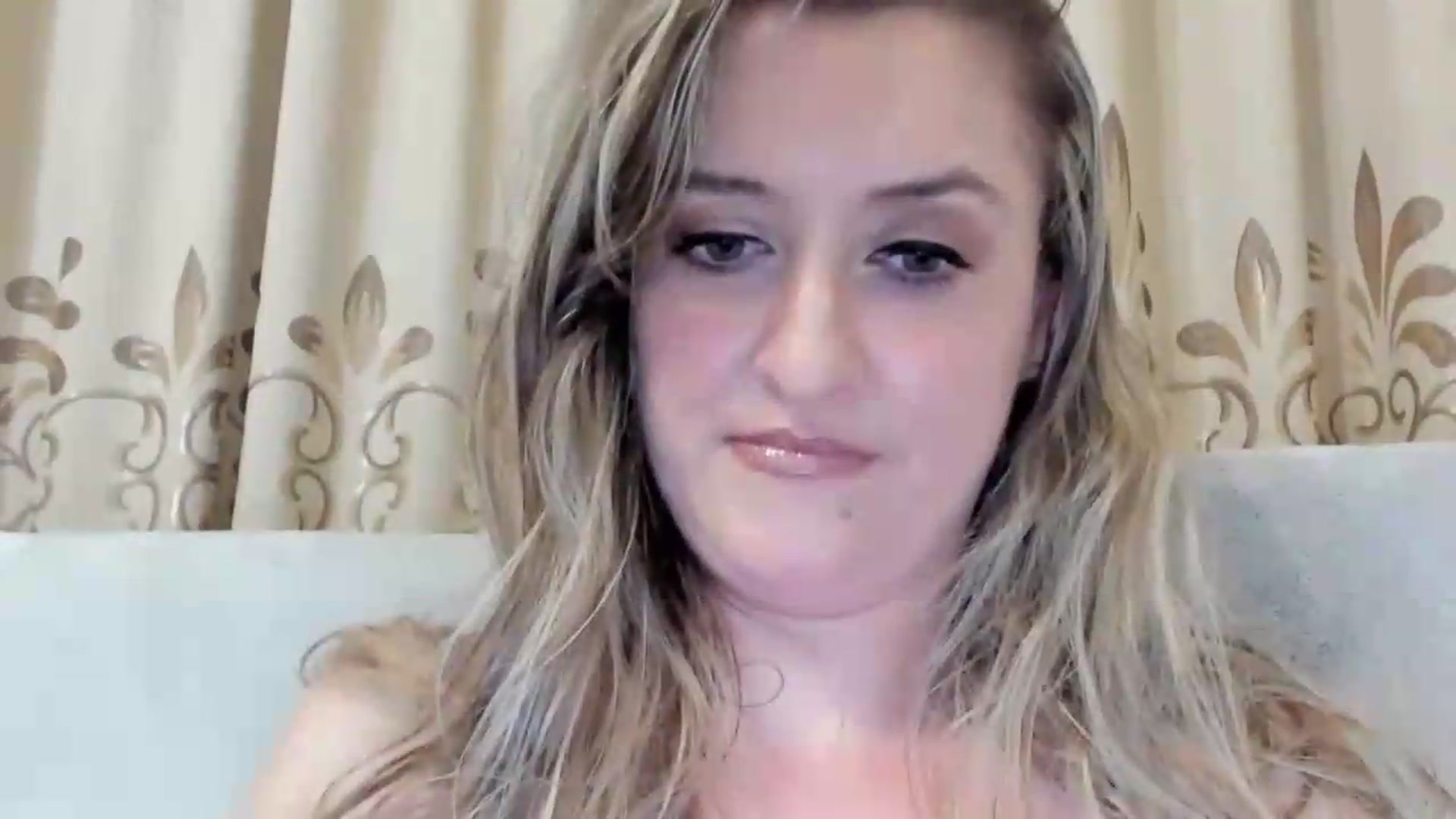 Gallery image thumbnail from BestDream's myfreecams stream on, 08/18/2026, 24:00 image 4 of 20