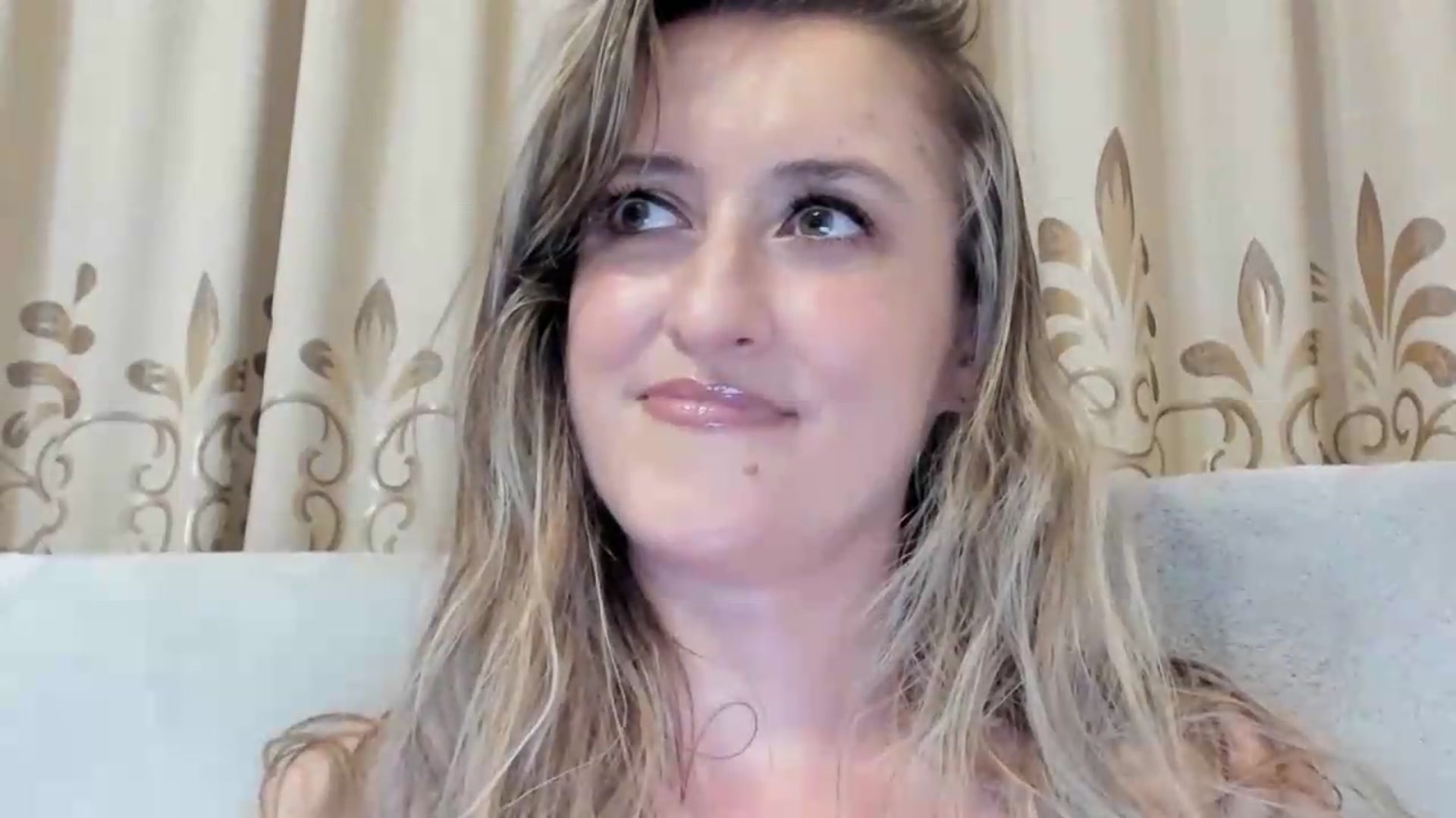 Gallery image thumbnail from BestDream's myfreecams stream on, 08/18/2026, 24:00 image 9 of 20