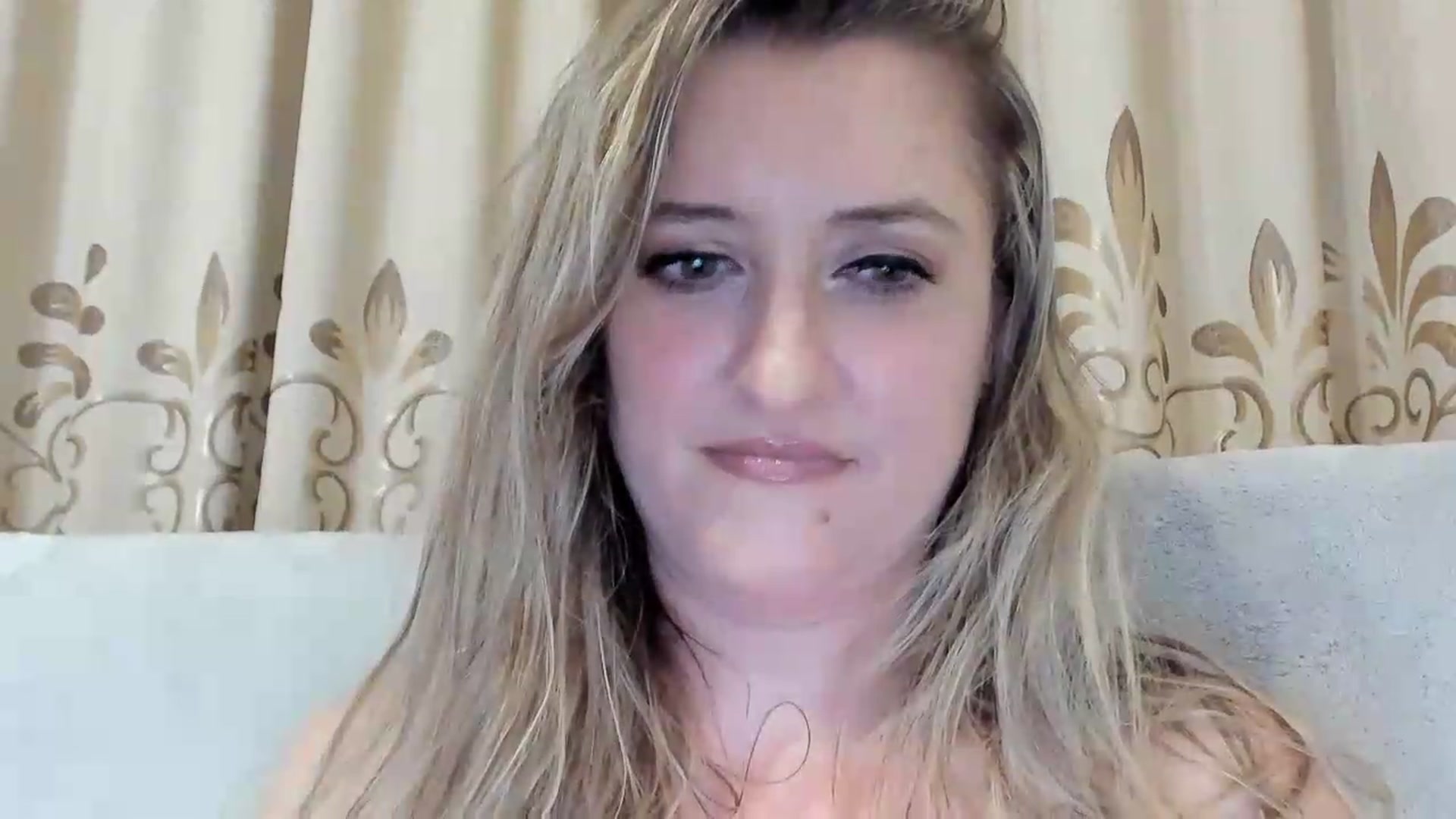 Gallery image thumbnail from BestDream's myfreecams stream on, 08/18/2026, 24:00 image 16 of 20