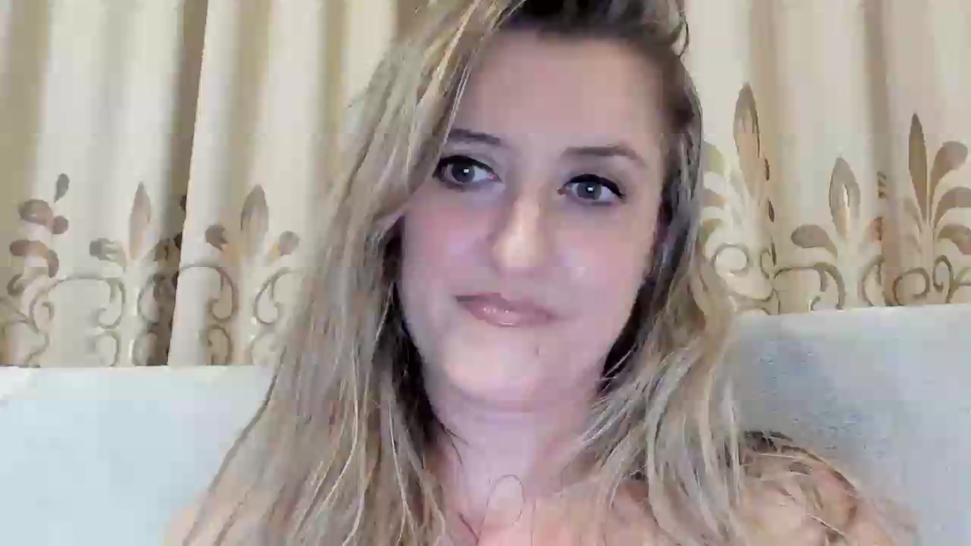 Gallery image thumbnail from BestDream's myfreecams stream on, 08/18/2026, 24:00 image 15 of 20