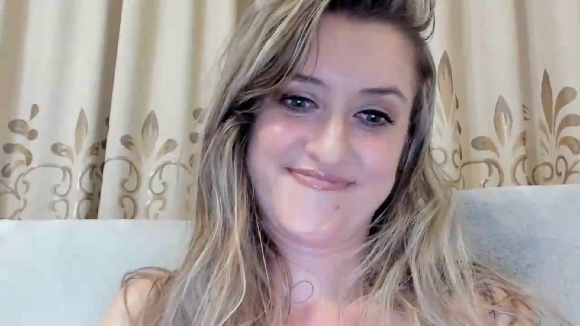 Gallery image thumbnail from BestDream's myfreecams stream on, 08/18/2026, 24:00 image 8 of 20