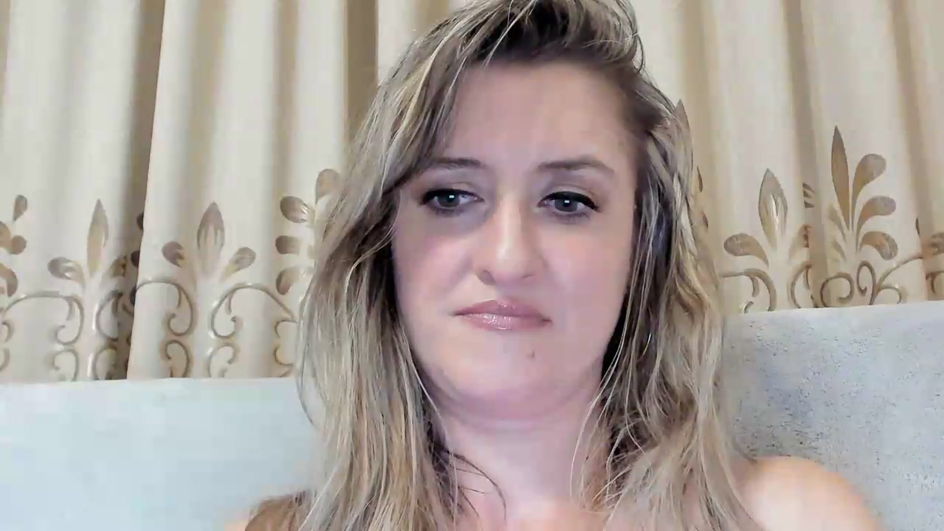 Gallery image thumbnail from BestDream's myfreecams stream on, 08/18/2026, 01:00 image 16 of 20