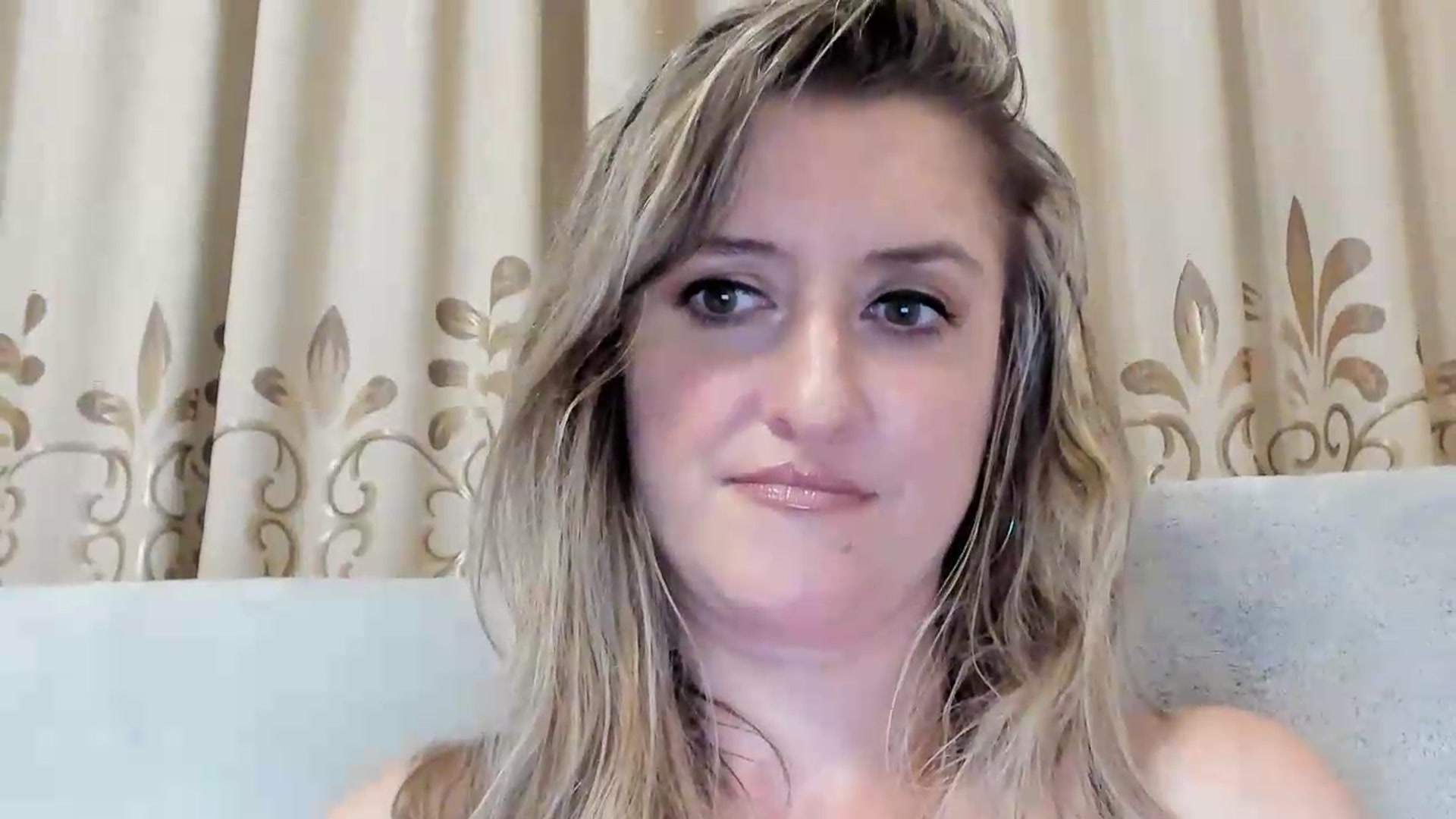 Gallery image thumbnail from BestDream's myfreecams stream on, 08/18/2026, 01:00 image 15 of 20
