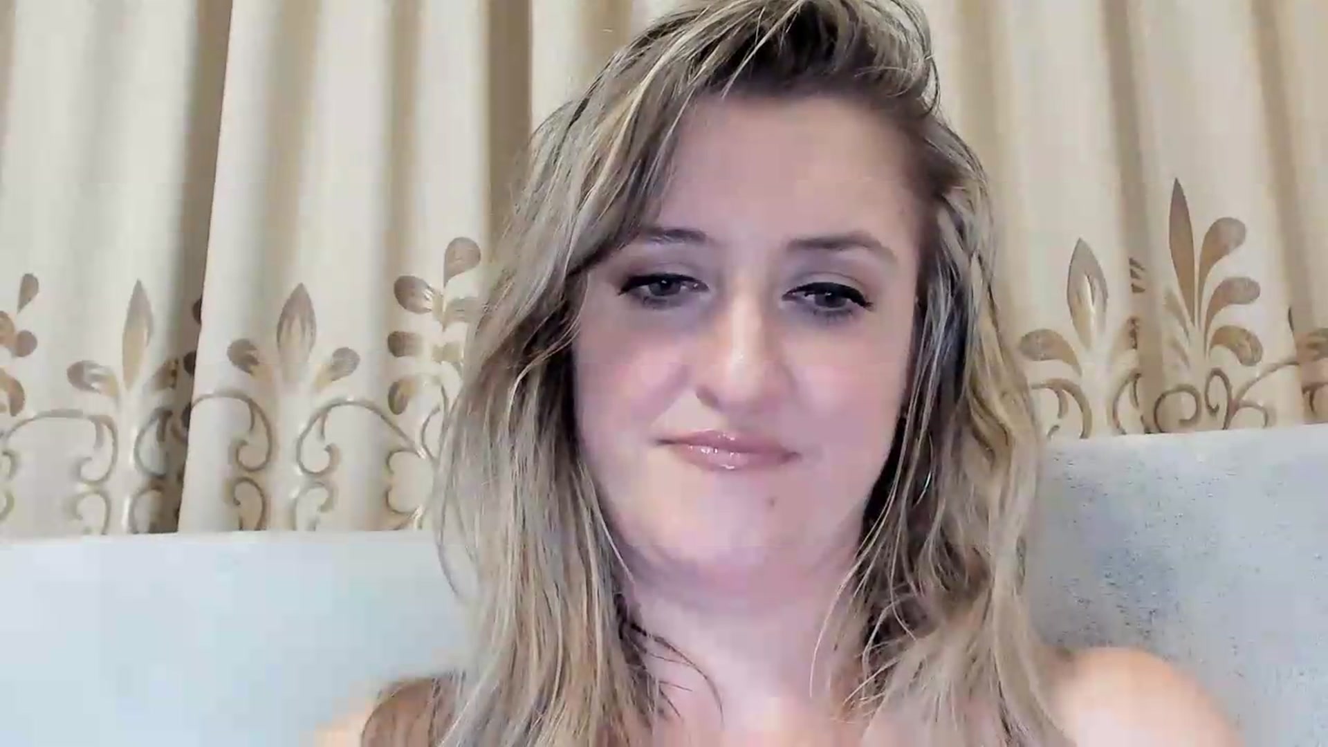Gallery image thumbnail from BestDream's myfreecams stream on, 08/18/2026, 01:00 image 17 of 20