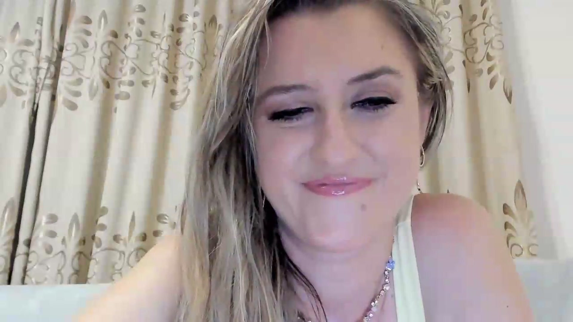 Gallery image thumbnail from BestDream's myfreecams stream on, 08/19/2026, 01:26 image 8 of 20