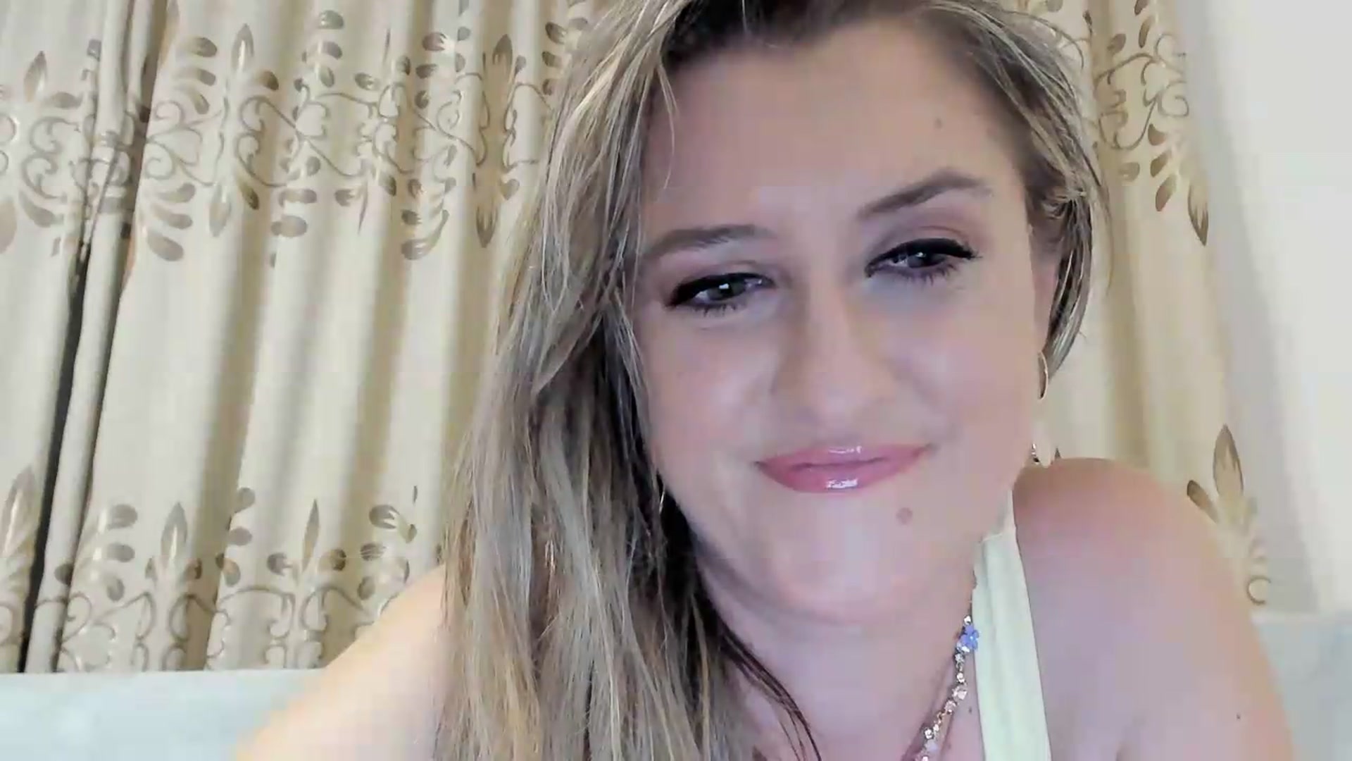 Gallery image thumbnail from BestDream's myfreecams stream on, 08/19/2026, 01:26 image 10 of 20