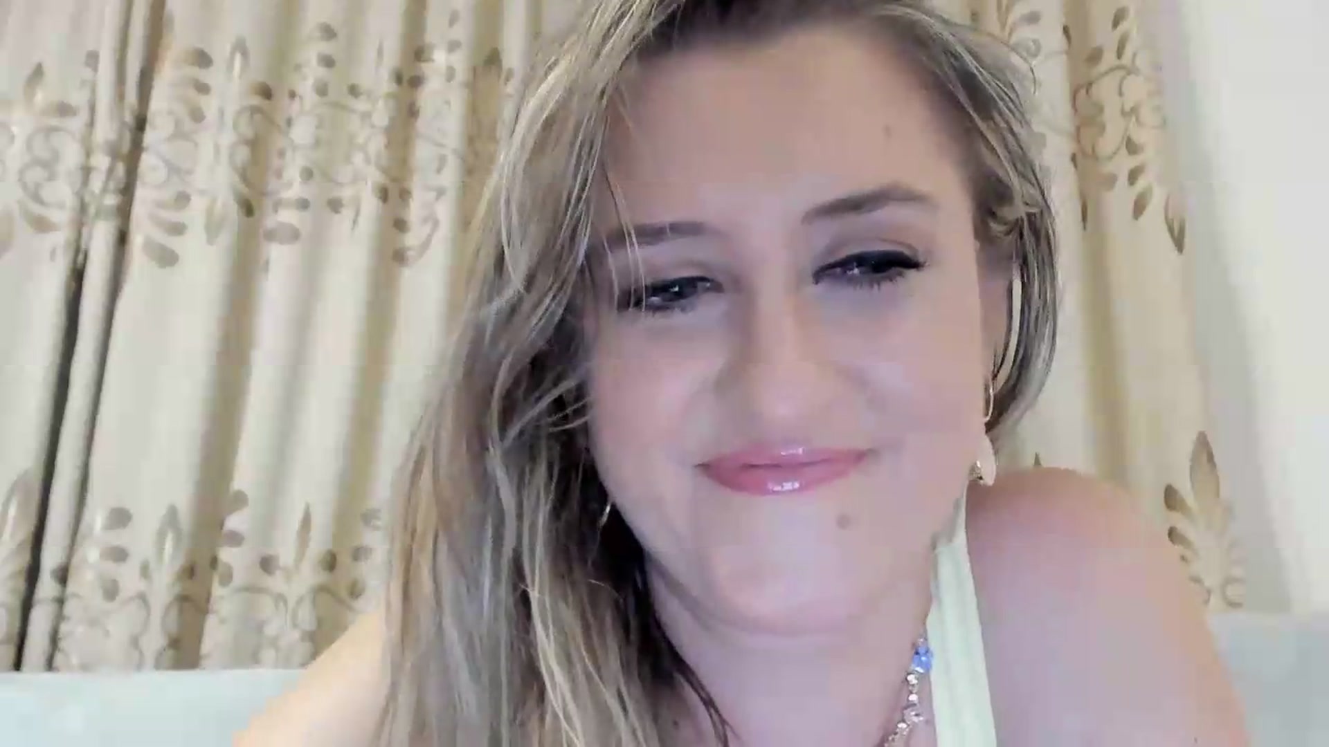 Gallery image thumbnail from BestDream's myfreecams stream on, 08/19/2026, 01:26 image 19 of 20