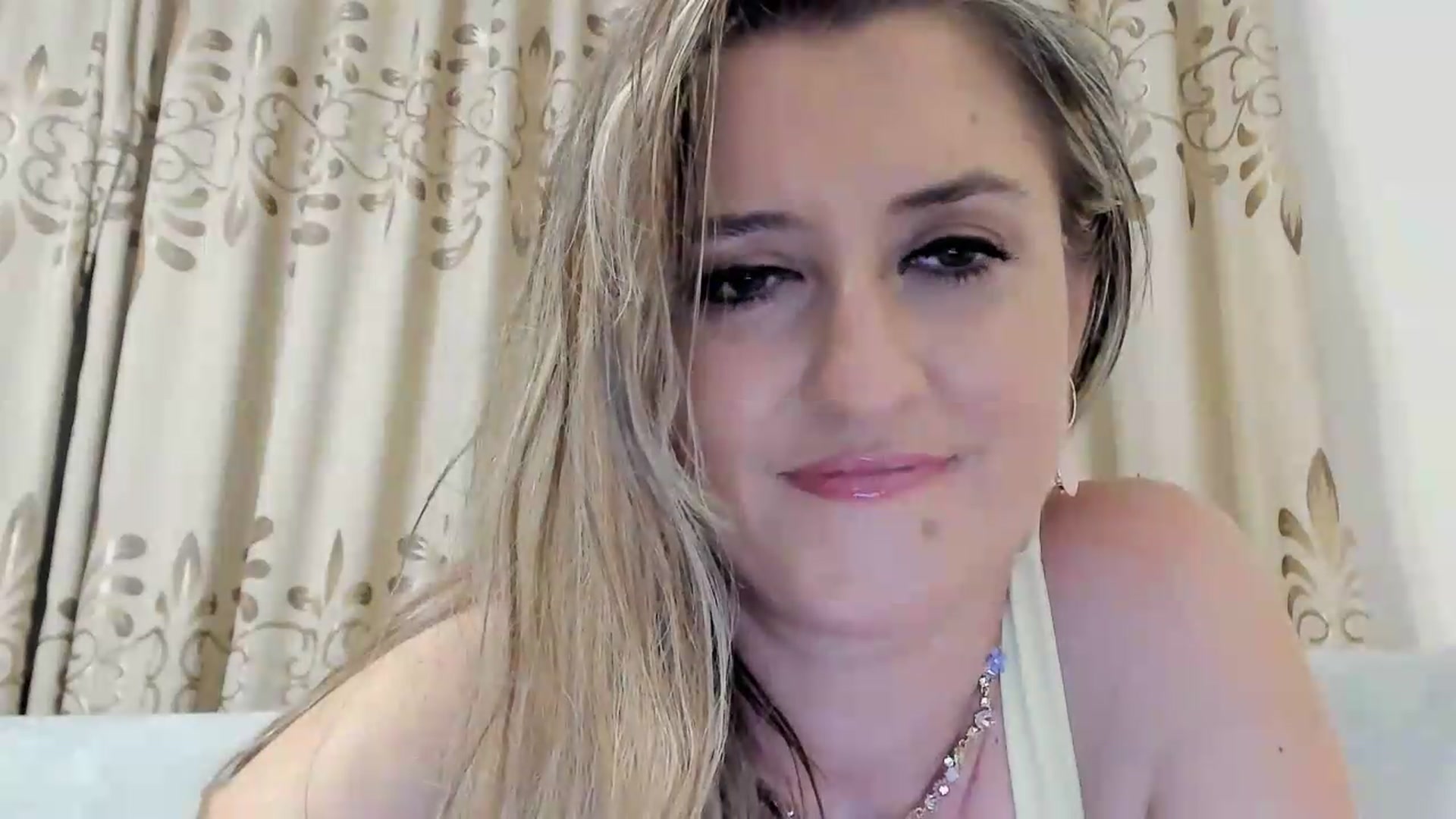 Gallery image thumbnail from BestDream's myfreecams stream on, 08/19/2026, 01:26 image 5 of 20