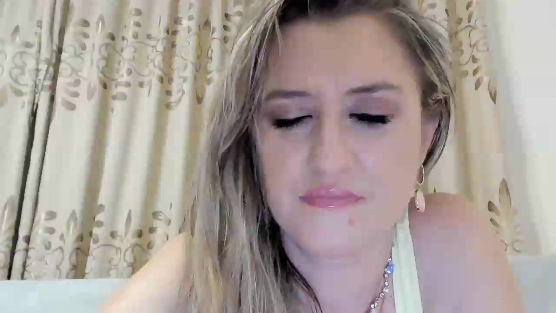 Gallery image thumbnail from BestDream's myfreecams stream on, 08/19/2026, 01:26 image 11 of 20