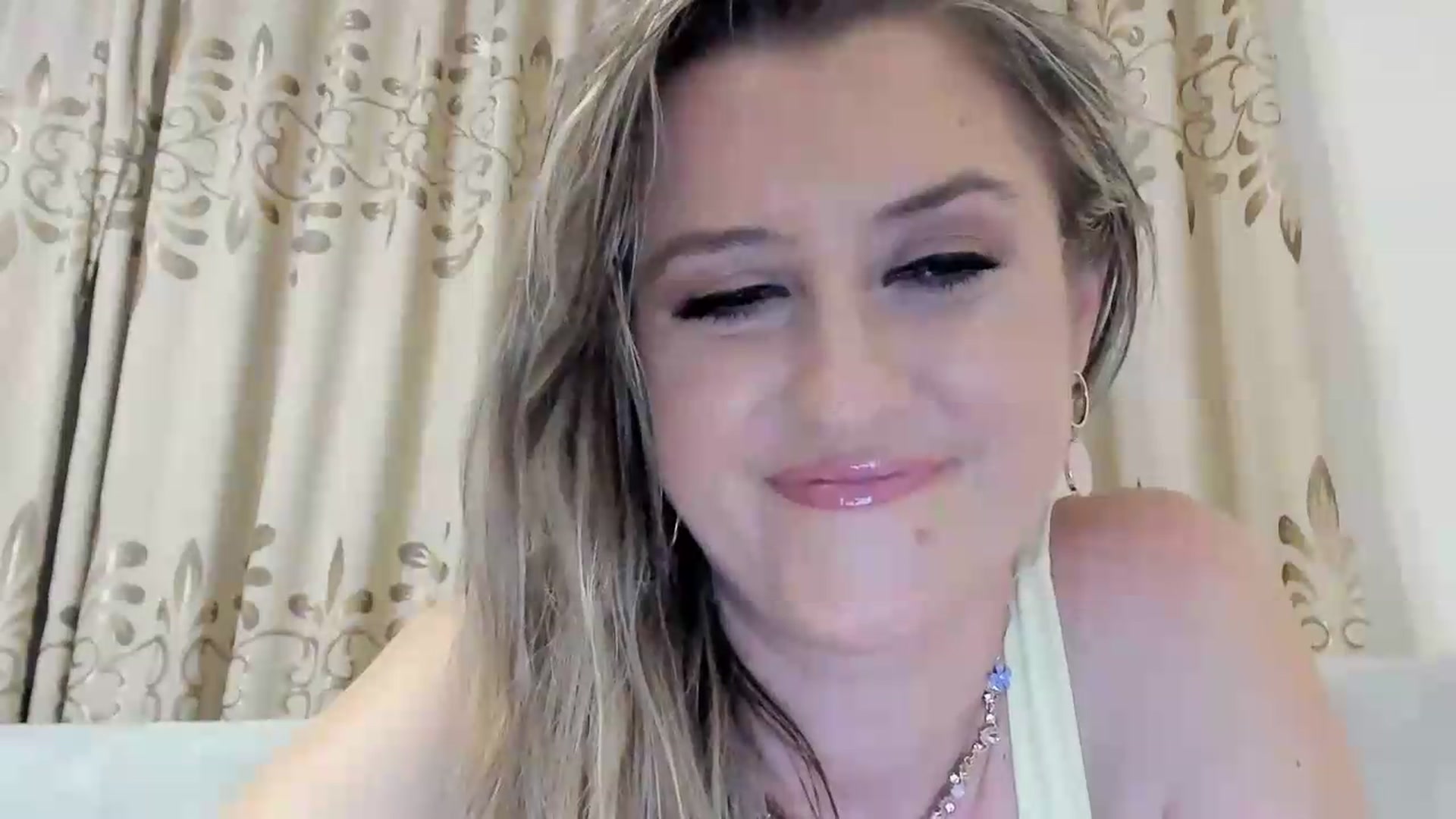 Gallery image thumbnail from BestDream's myfreecams stream on, 08/19/2026, 01:26 image 7 of 20