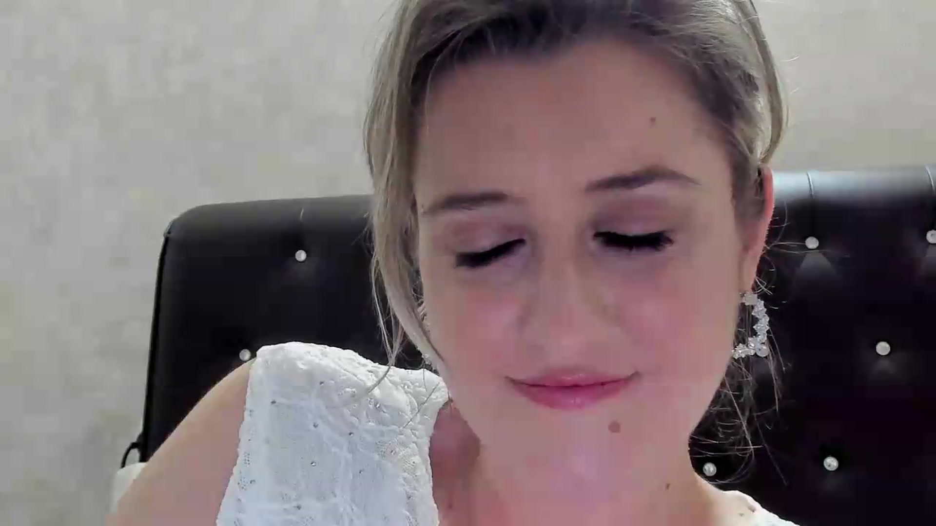 Gallery image thumbnail from BestDream's myfreecams stream on, 08/23/2026, 22:42 image 13 of 20
