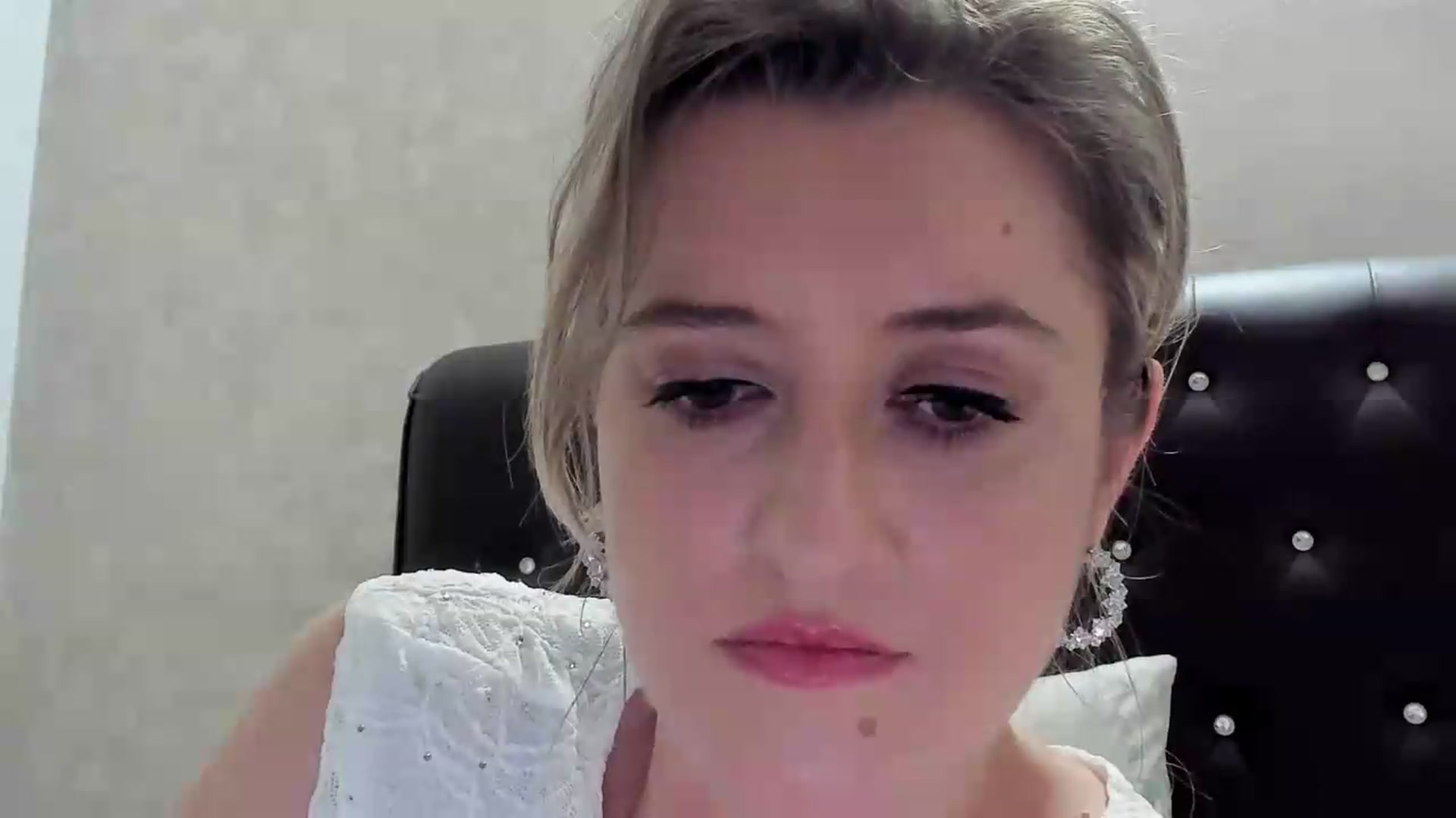 Gallery image thumbnail from BestDream's myfreecams stream on, 08/23/2026, 22:42 image 14 of 20