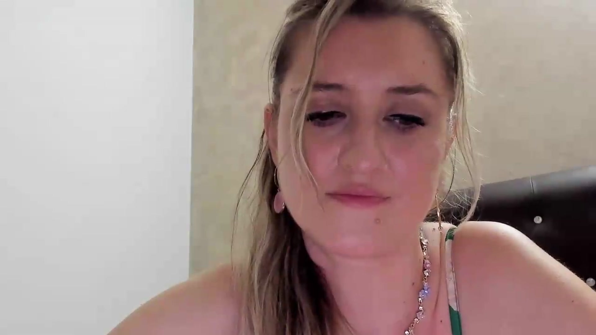 Gallery image thumbnail from BestDream's myfreecams stream on, 08/24/2026, 22:23 image 6 of 20