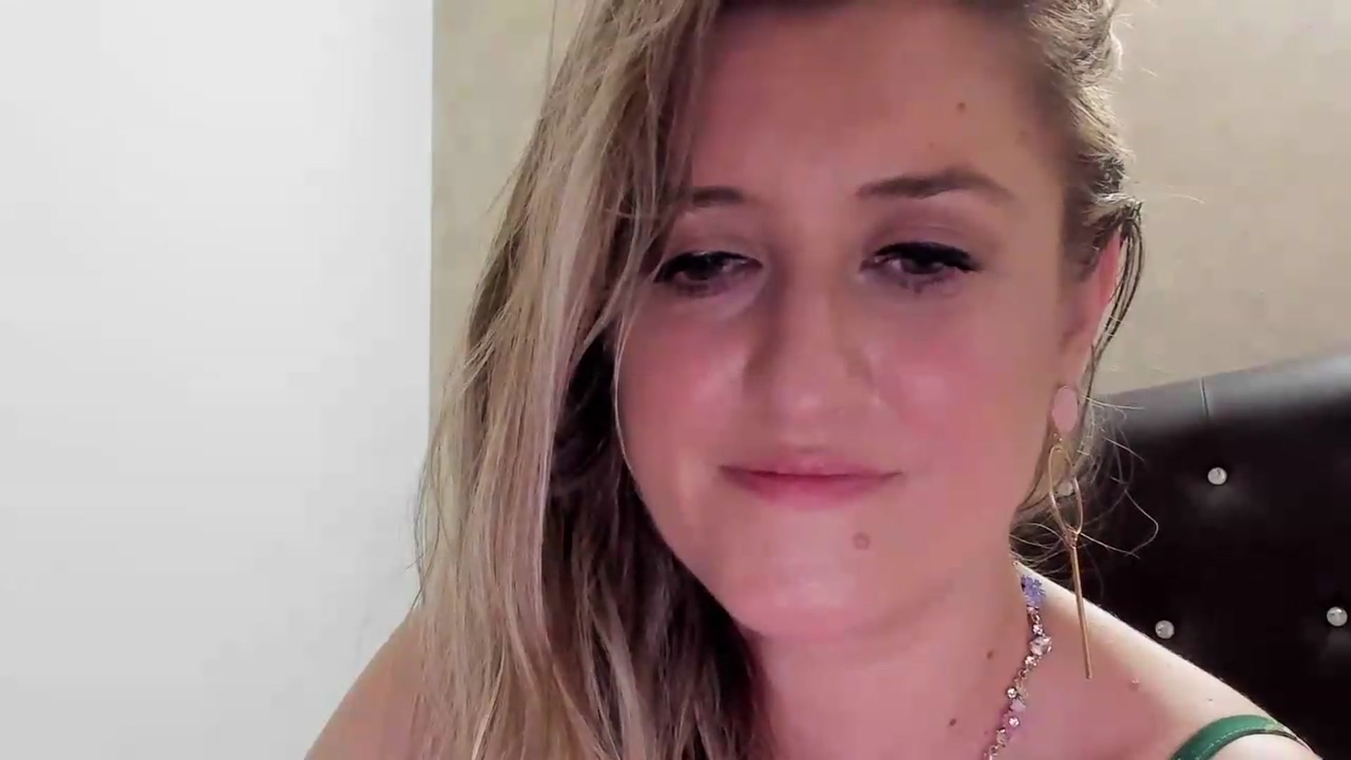 Gallery image thumbnail from BestDream's myfreecams stream on, 08/24/2026, 22:23 image 18 of 20