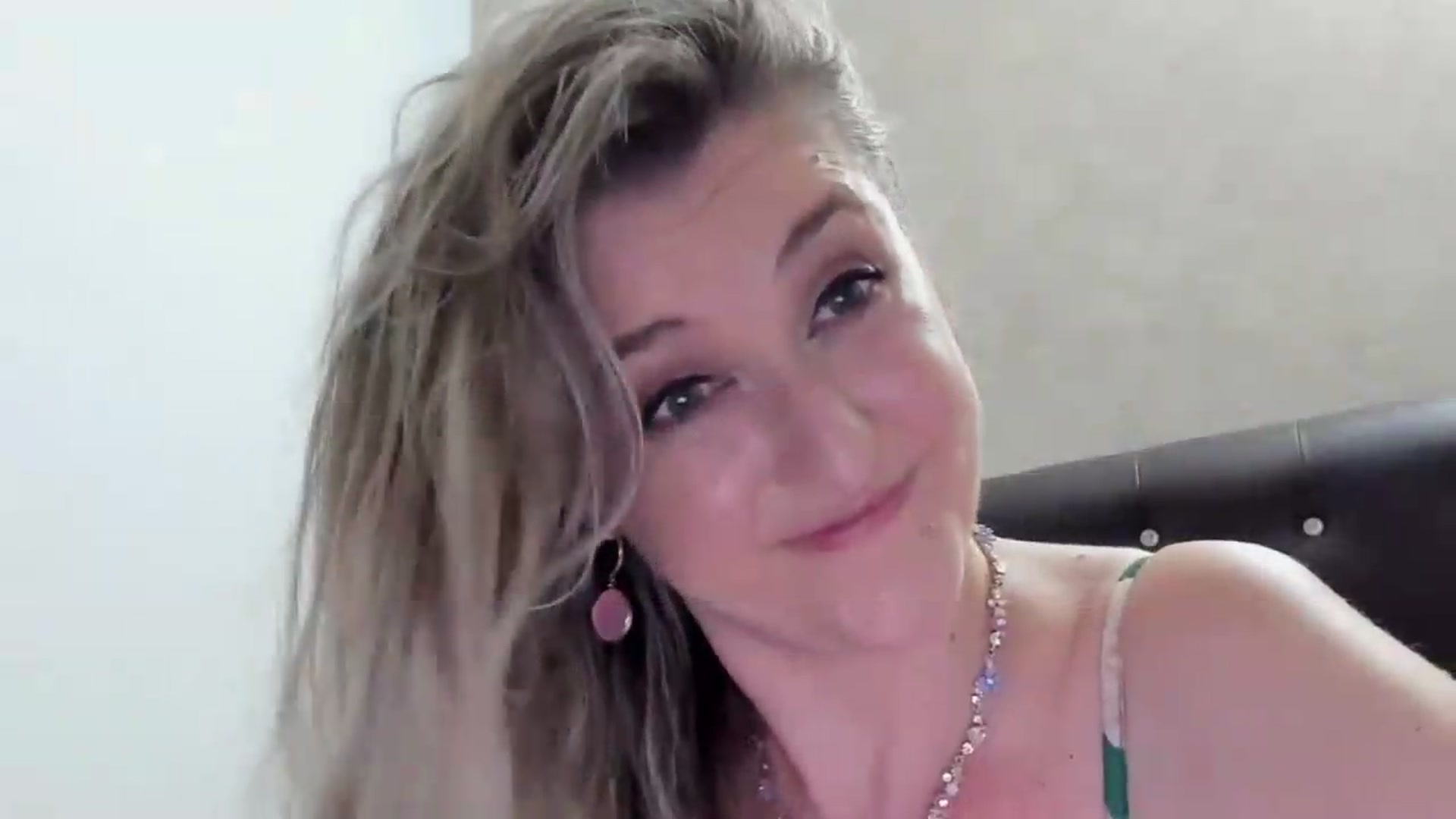 Gallery image thumbnail from BestDream's myfreecams stream on, 08/24/2026, 22:23 image 16 of 20
