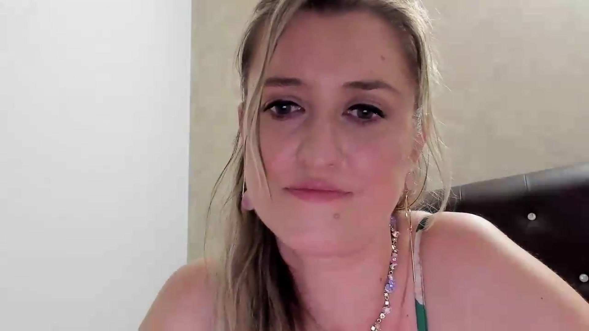 Gallery image thumbnail from BestDream's myfreecams stream on, 08/24/2026, 22:23 image 8 of 20