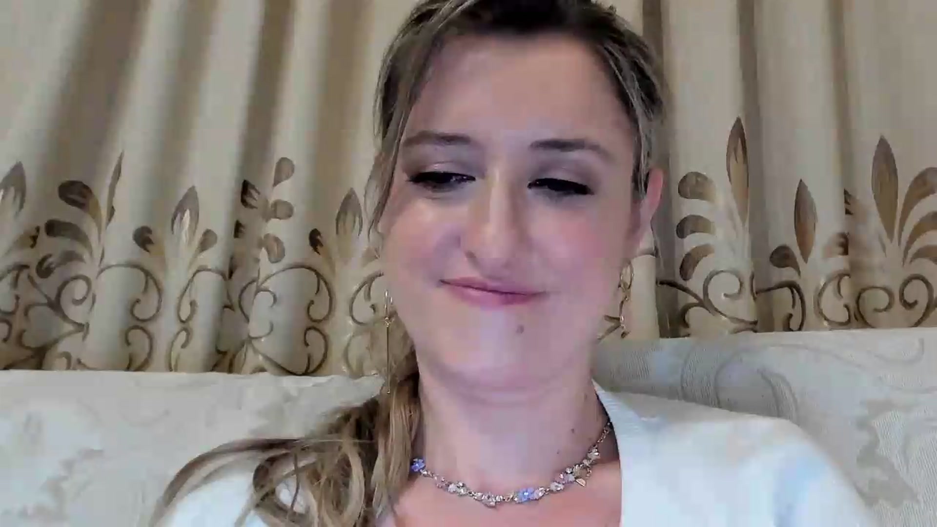 Gallery image thumbnail from BestDream's myfreecams stream on, 08/26/2026, 24:14 image 15 of 20