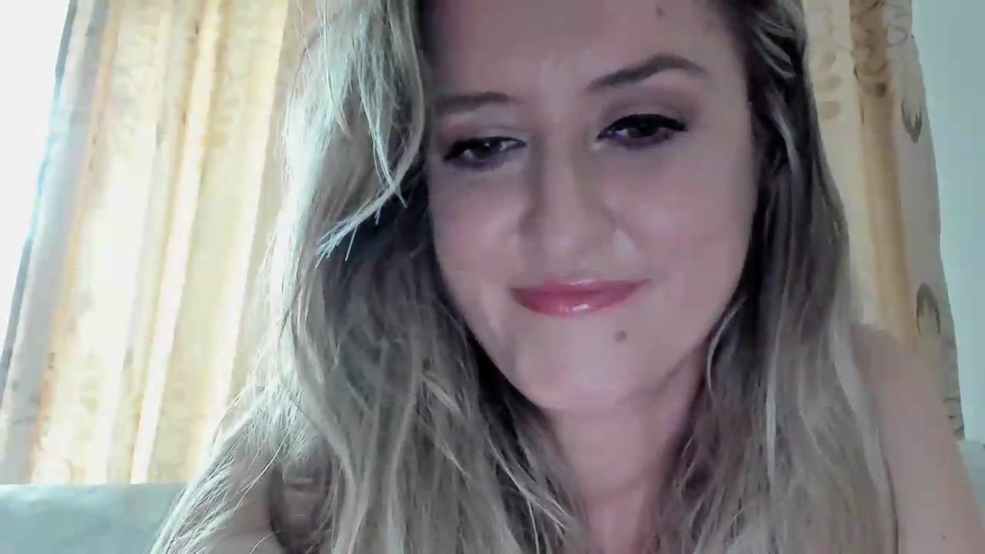 Gallery image thumbnail from BestDream's myfreecams stream on, 08/27/2026, 10:44 image 7 of 20