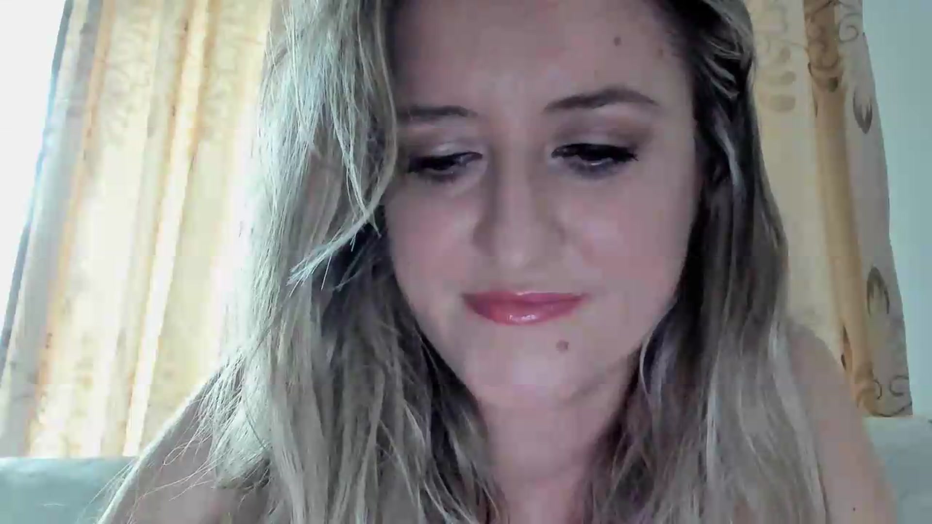 Gallery image thumbnail from BestDream's myfreecams stream on, 08/27/2026, 10:44 image 11 of 20