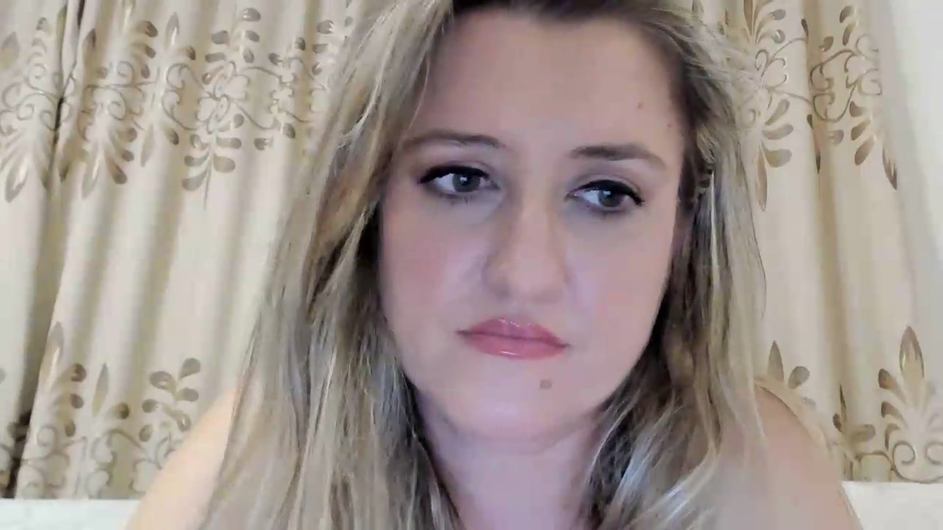 Gallery image thumbnail from BestDream's myfreecams stream on, 08/27/2026, 22:25 image 15 of 20