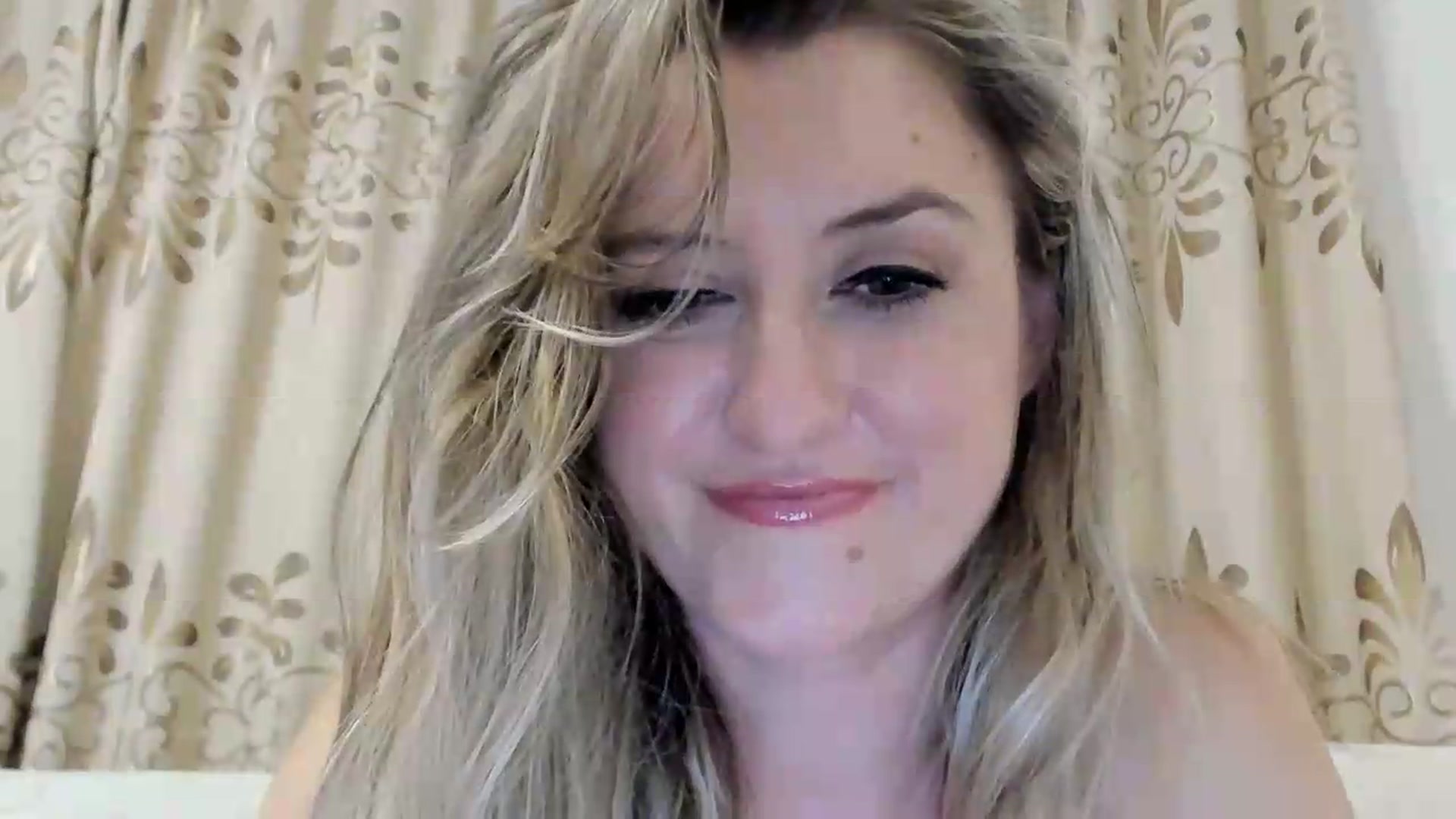 Gallery image thumbnail from BestDream's myfreecams stream on, 08/27/2026, 22:25 image 18 of 20