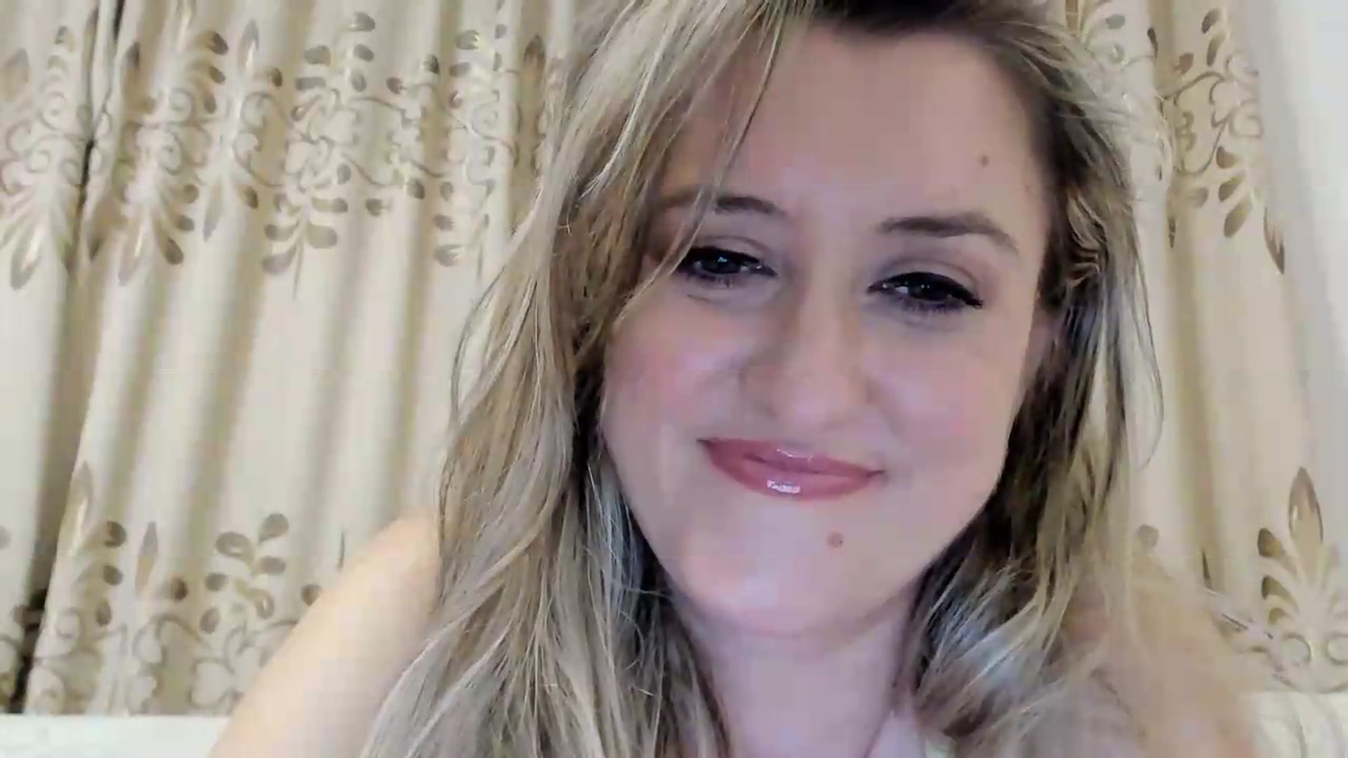 Gallery image thumbnail from BestDream's myfreecams stream on, 08/27/2026, 22:25 image 11 of 20