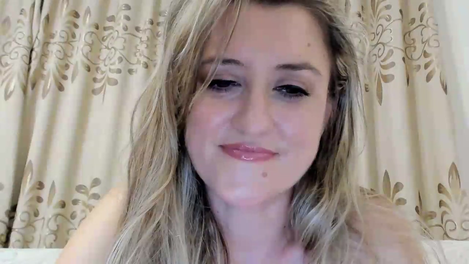 Gallery image thumbnail from BestDream's myfreecams stream on, 08/27/2026, 22:25 image 12 of 20