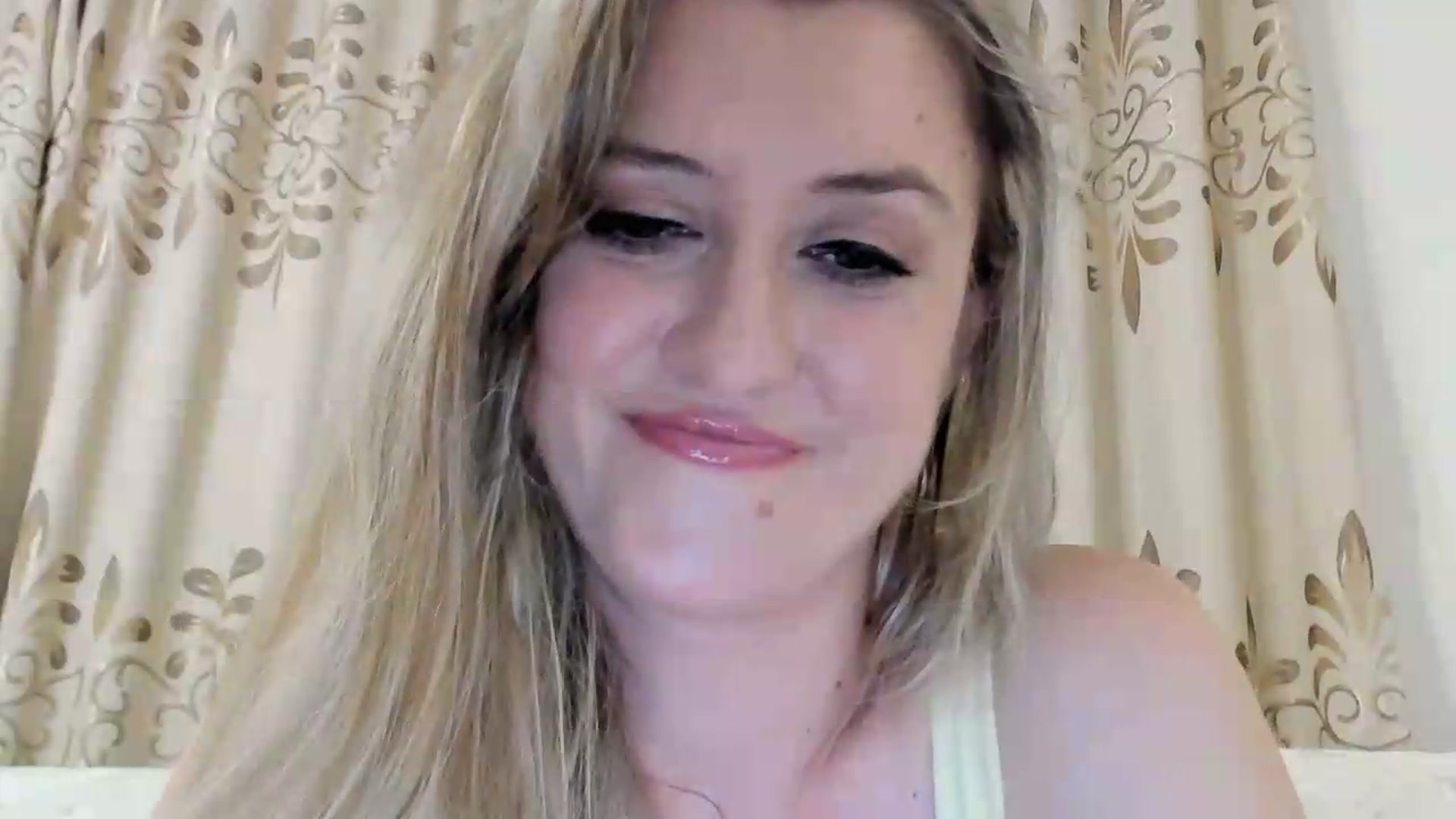 Gallery image thumbnail from BestDream's myfreecams stream on, 08/27/2026, 22:25 image 3 of 20